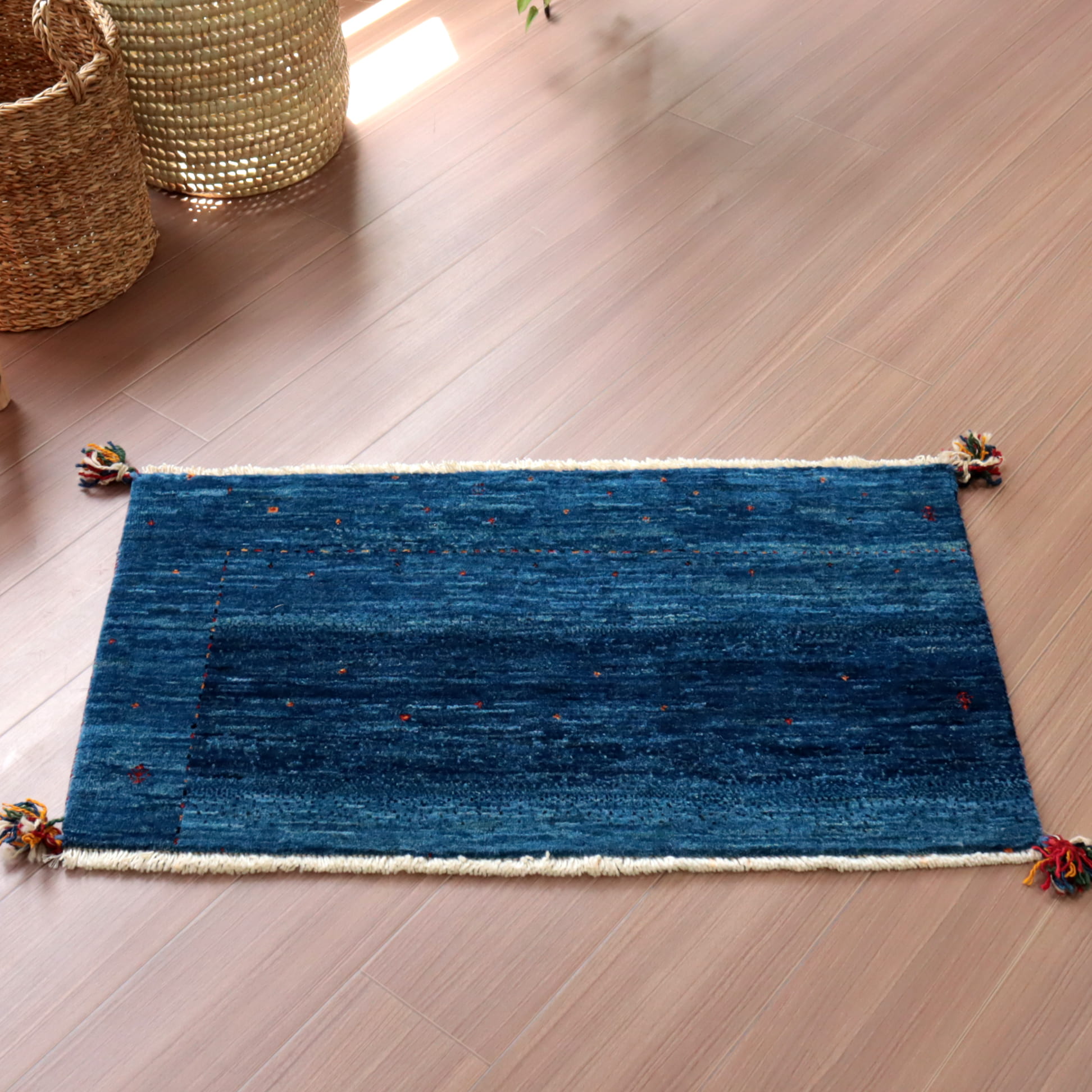 ロリアタシュ LoriAtash　手織りギャッベ51×93cm ブルーグラデーション　最上級の細かな織り