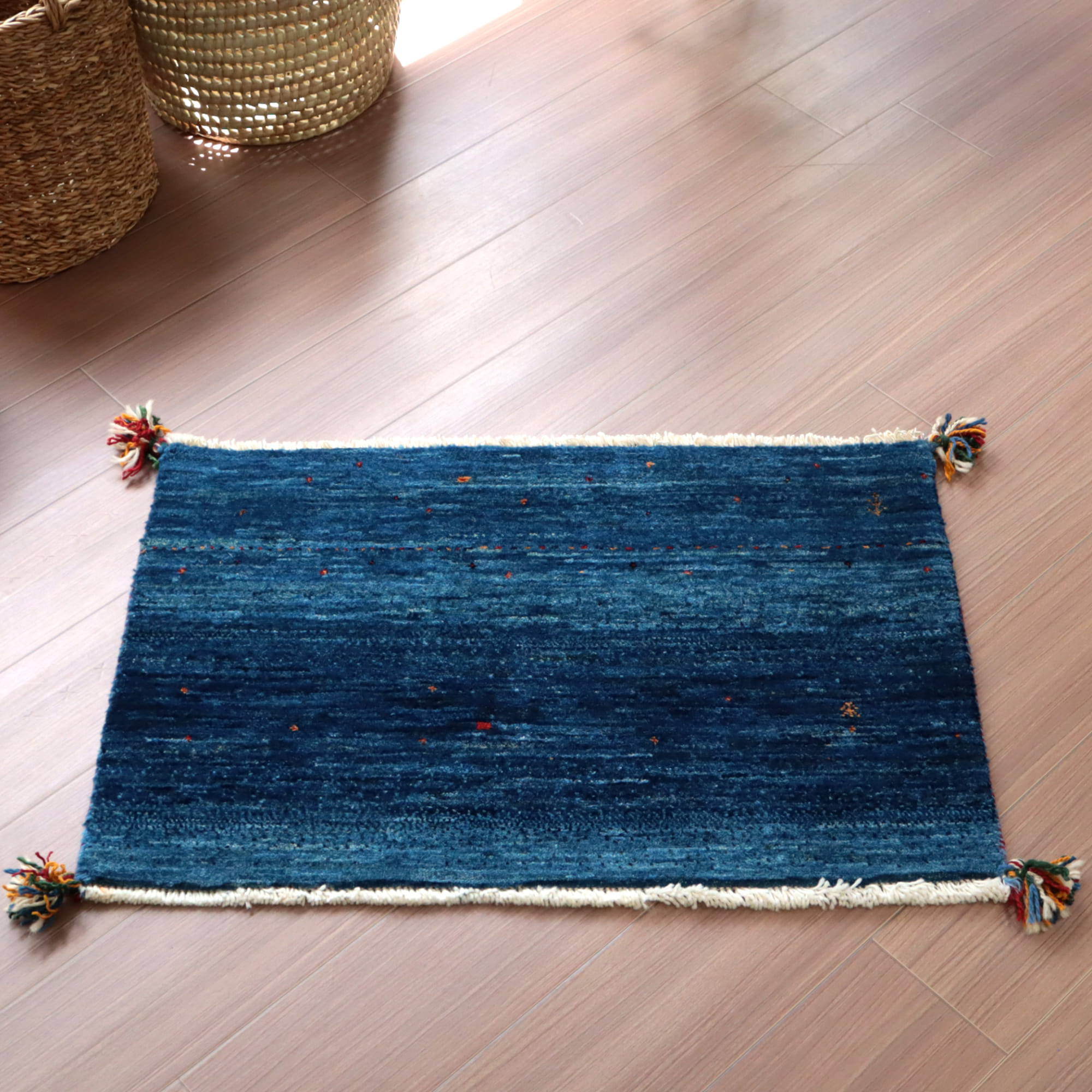 ロリアタシュ LoriAtash　手織りギャッベ52×81cm ブルーグラデーション　最上級の細かな織り