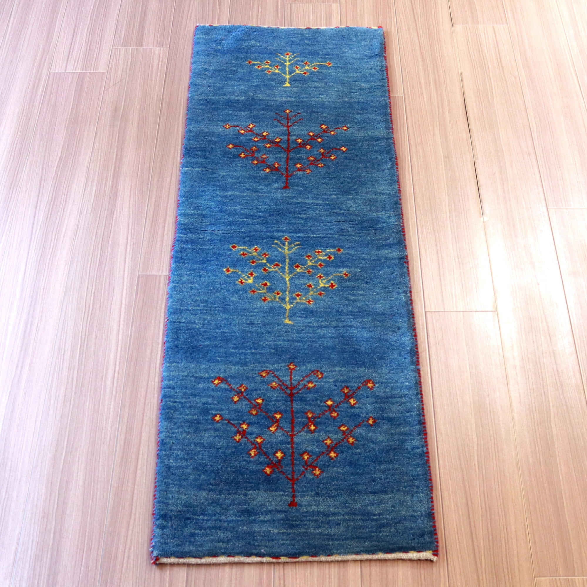 ギャッベ イランの手織りラグ153×49cm ブルー 生命の樹