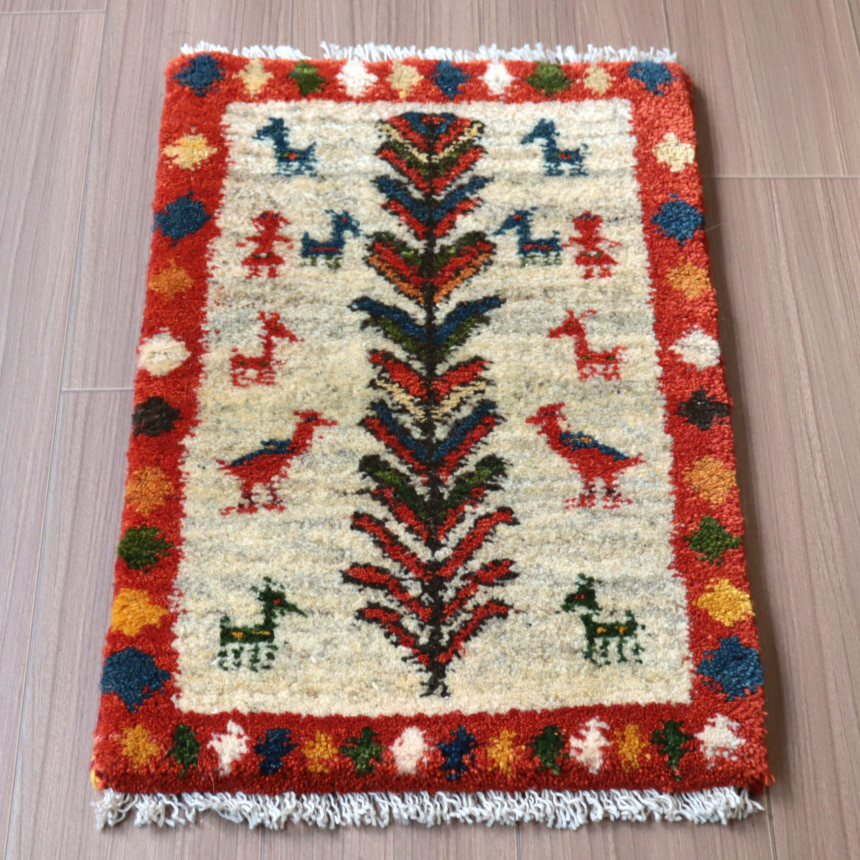 ミニギャッベ　イランの手織りラグ GABBEH62×39cm 生命の木　ベージュ　レッド