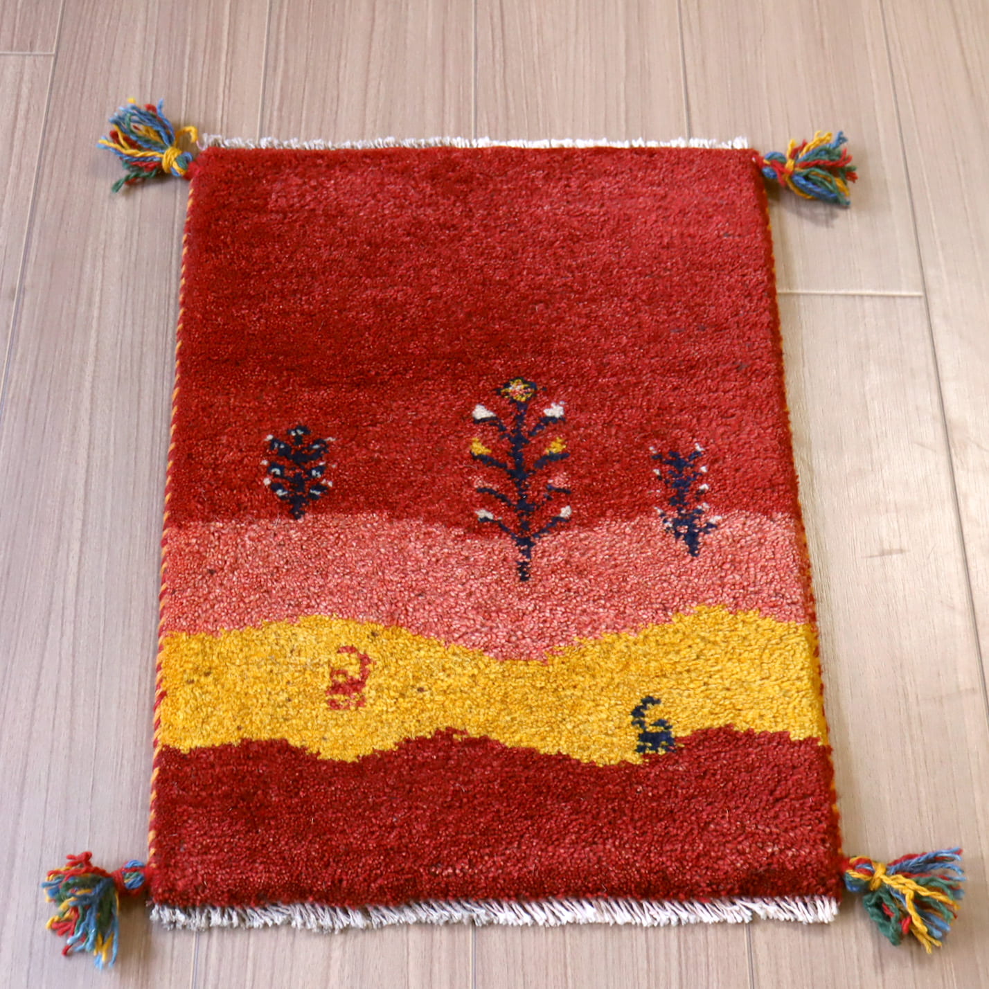 ギャッベ 手織り イラン産 54x40cm レッド　風景