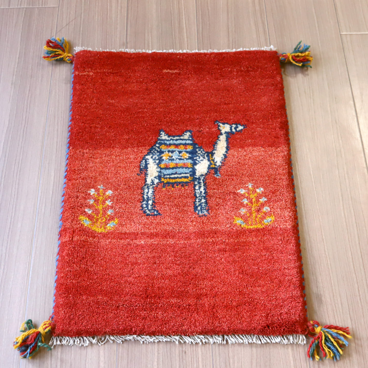 ギャッベ 手織り イラン産 59x42cm レッドグラデーション　ラクダ