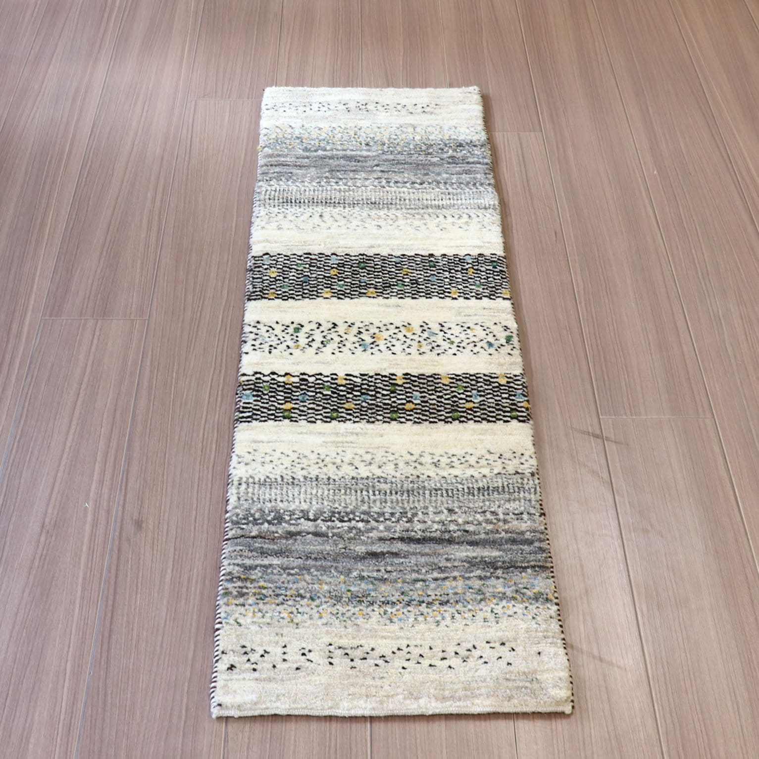 【15%OFF】ギャッベ　イラン 手織り  126x38cm ミニランナー　アイボリー　グレーグラデーション