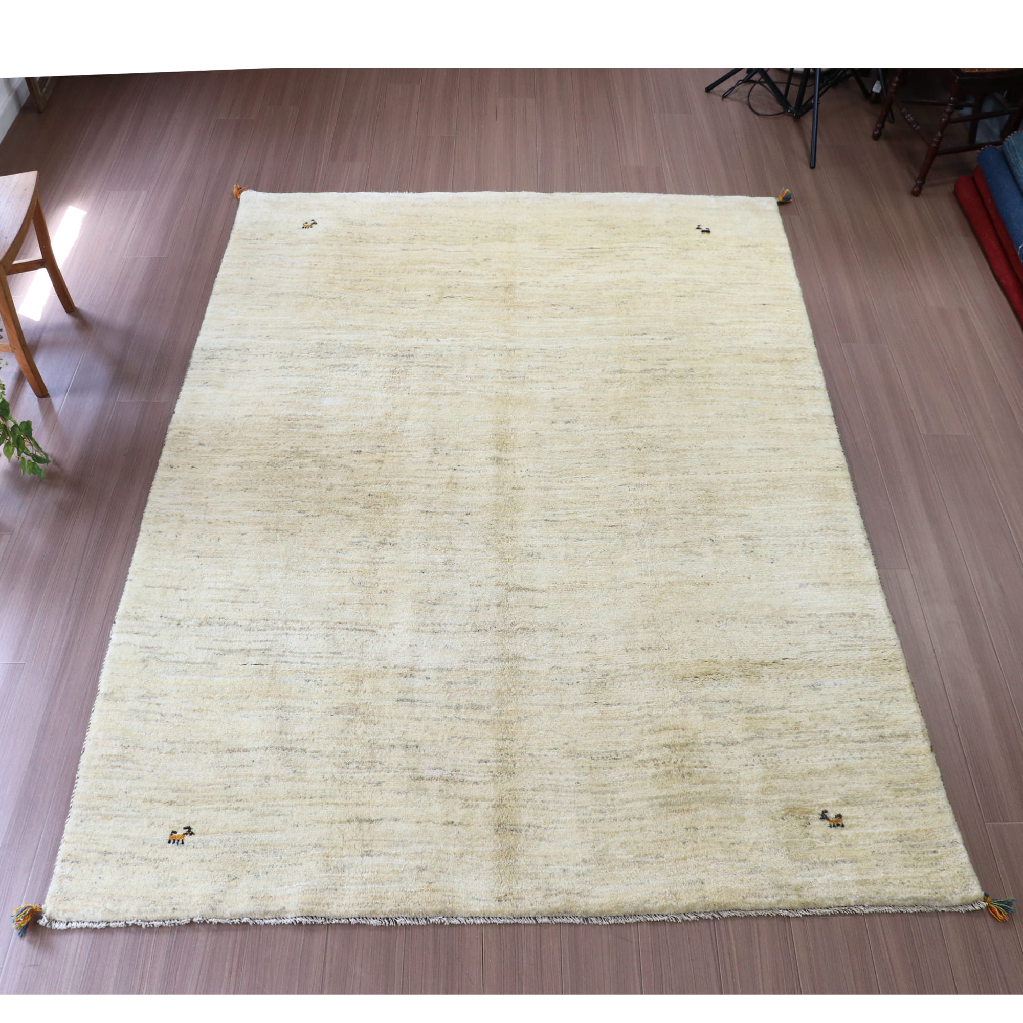 【15%OFF】ギャッベ イラン産 手織り 260x186cm 無染色のアイボリー