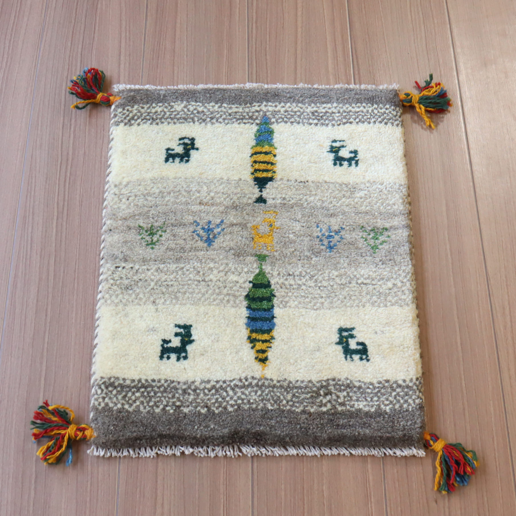 ギャッベ イランの手織りラグ GABBEH 54x42cm ナチュラルアイボリー