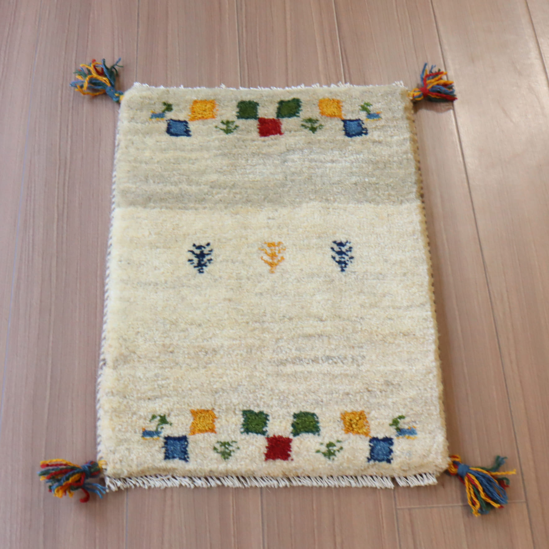 ギャッベ イランの手織りラグ GABBEH 59x41cm ナチュラルアイボリー