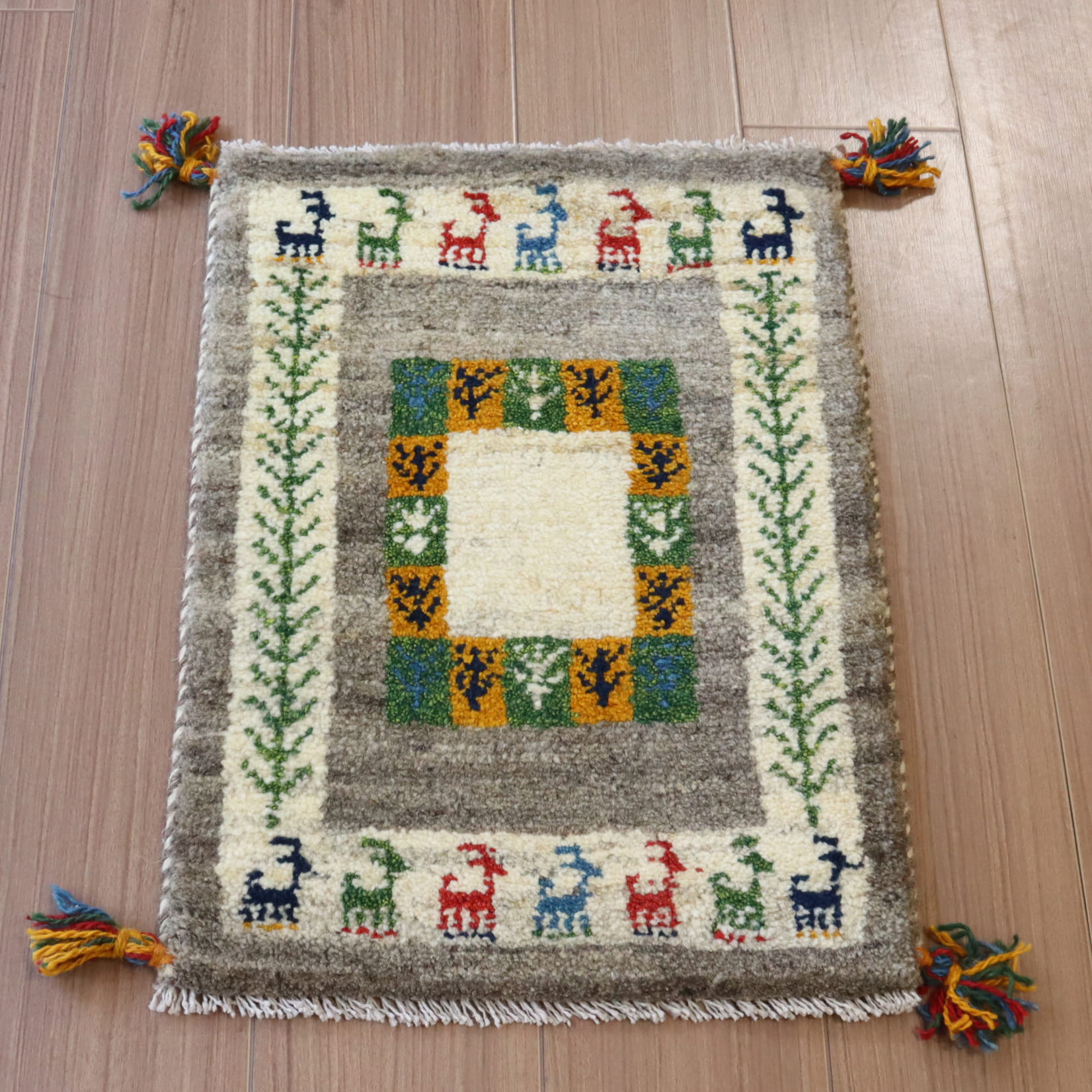 ギャッベ イランの手織りラグ GABBEH 57x41cm グレー