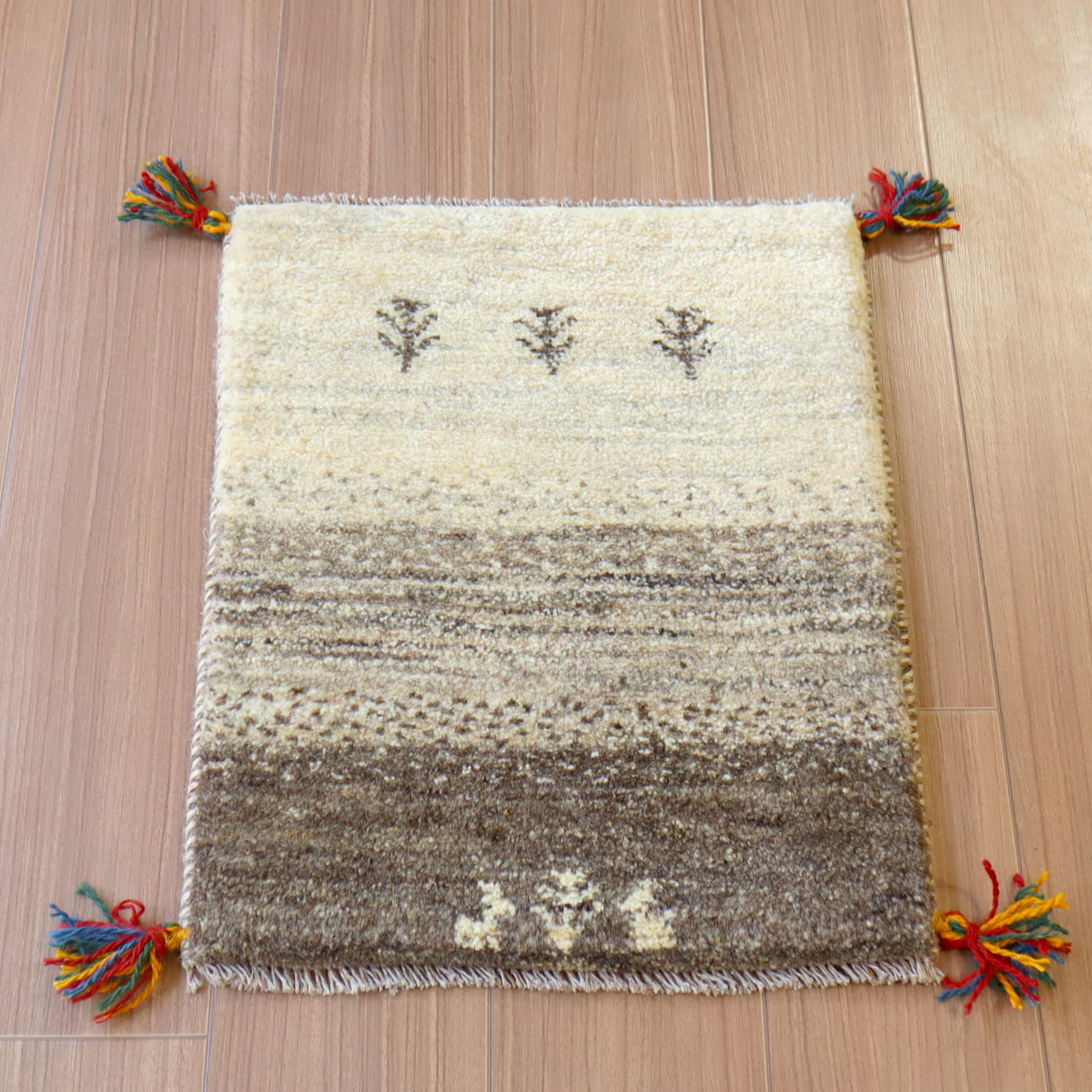 【15%OFF】ギャッベ ミニギャベ イラン　 55x42cm アイボリー＆グレー　グラデーション