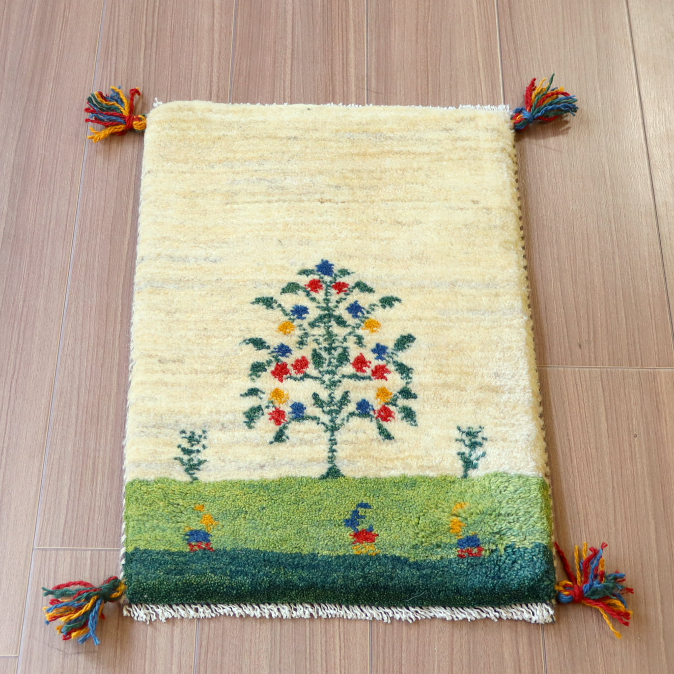 【15%OFF】ギャッベ ミニギャベ イラン　 57x42cm 花をつけた生命の木