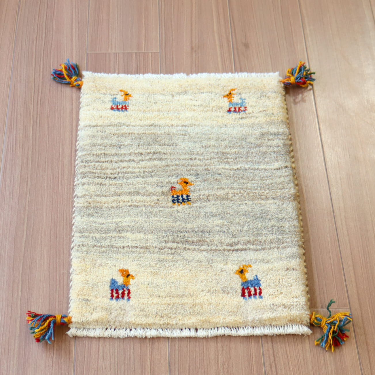 【15%OFF】ギャッベ ミニギャベ イラン　 55x42cm ナチュラルアイボリー　動物モチーフ