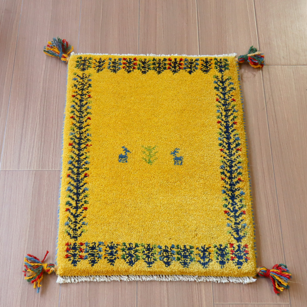 【15%OFF】ギャッベ ミニギャベ イラン　 55x42cm イエロー　生命の木のボーダー