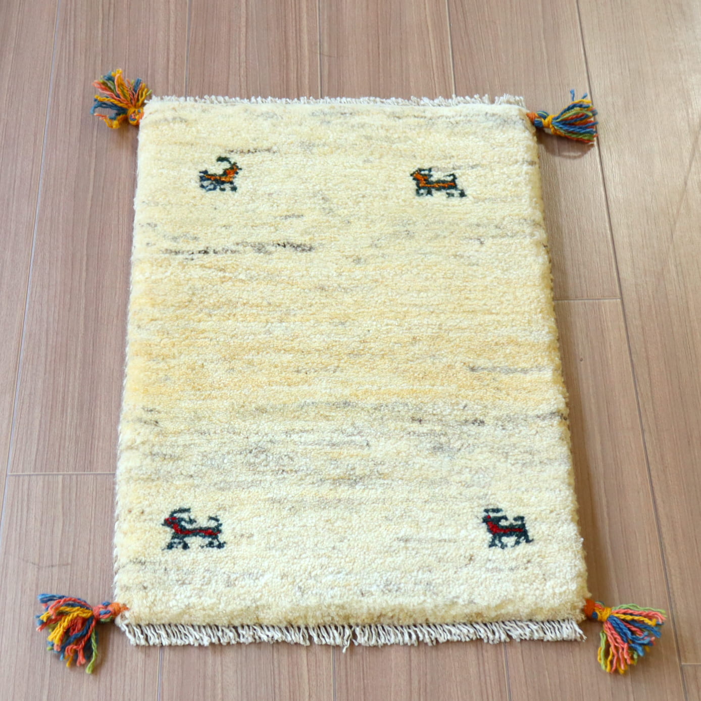 【15%OFF】ギャッベ ミニギャベ イラン　 62x43cm ナチュラルアイボリー　無地　シンプル　動物モチーフ