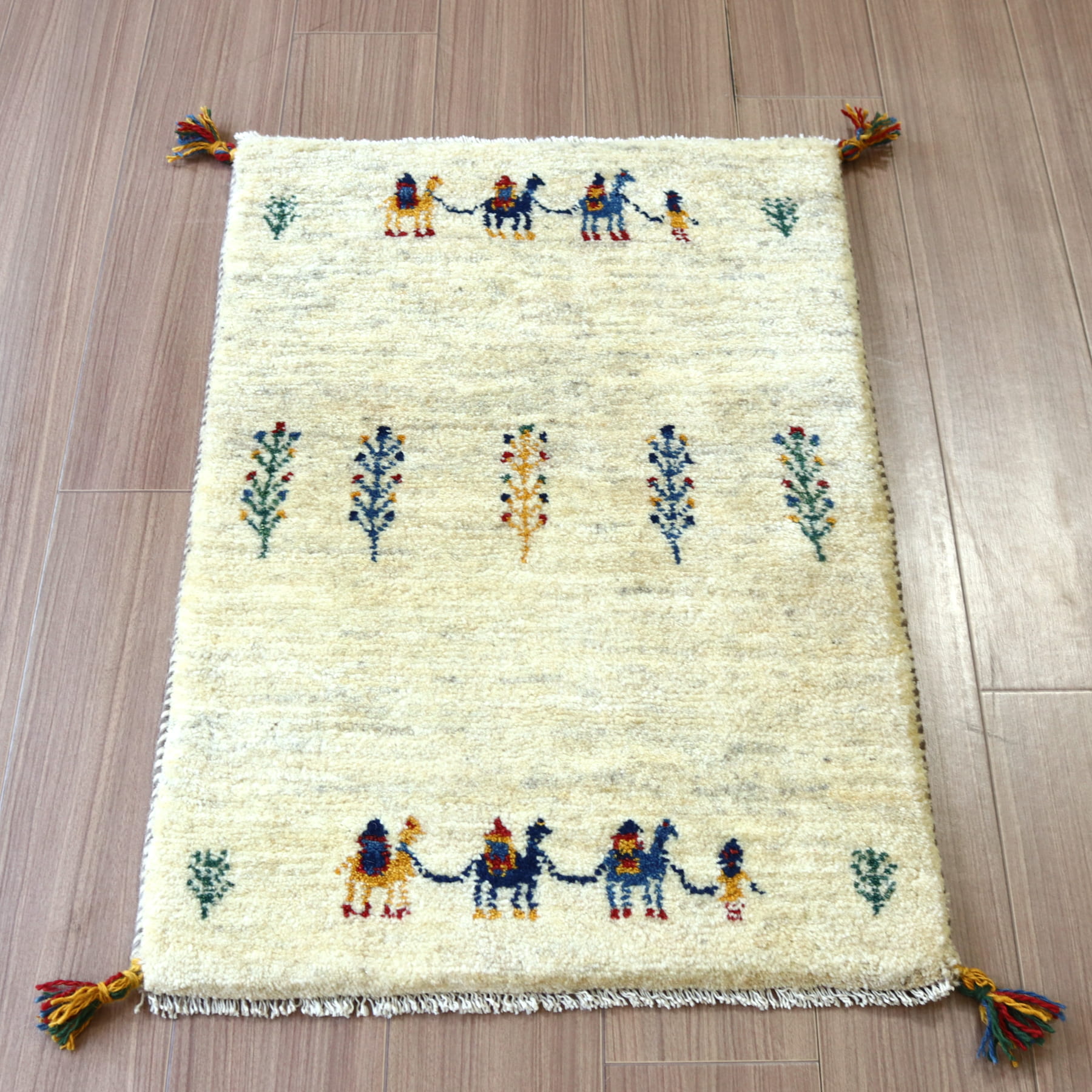 【15%OFF】ギャッベ イラン産手織り 90x62cm ナチュラルアイボリー 玄関マット　ラクダ