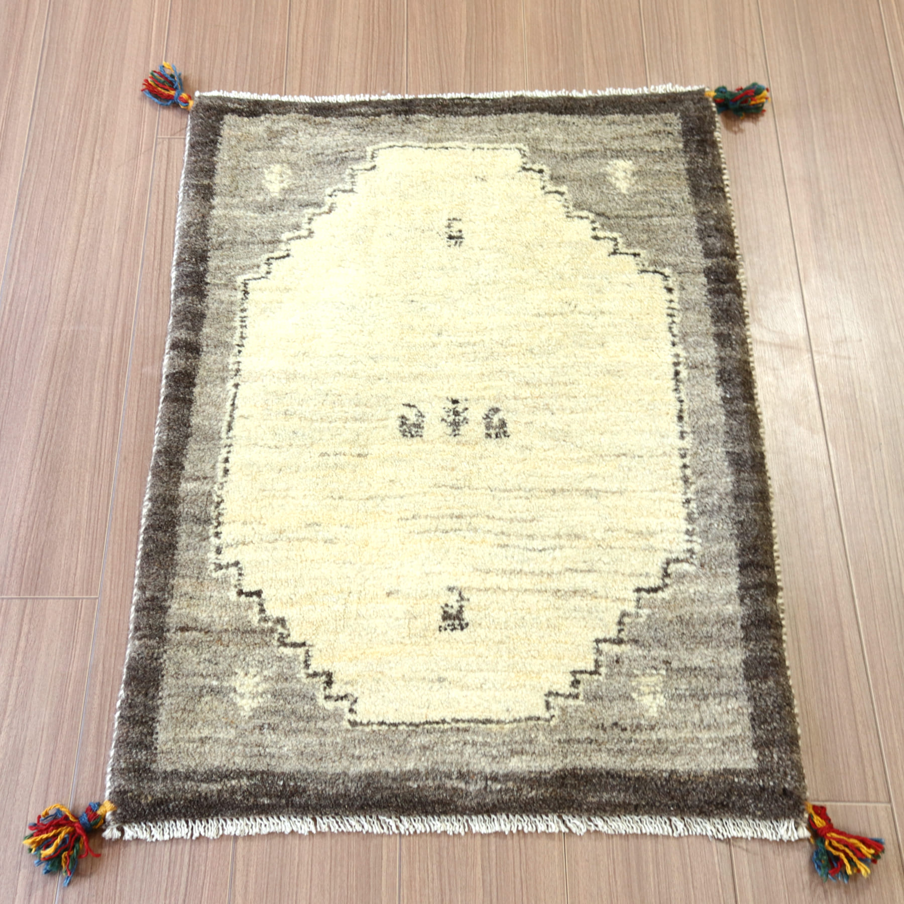 ギャッベ イラン産手織り 90x65cm 玄関マット　六角メダリオン