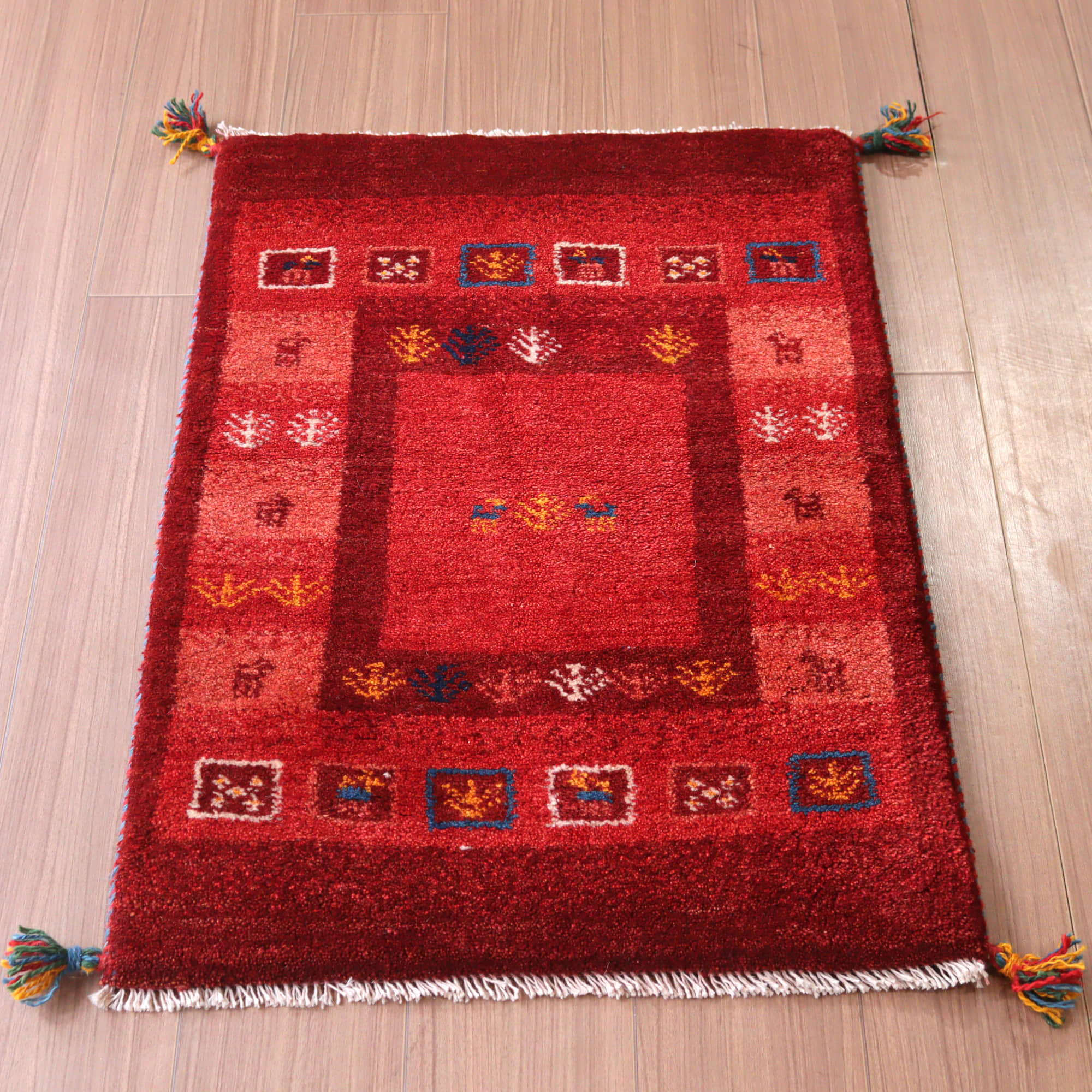 【15%OFF】ギャッベ 手織り イラン産 88x62cm タイルデザイン レッド