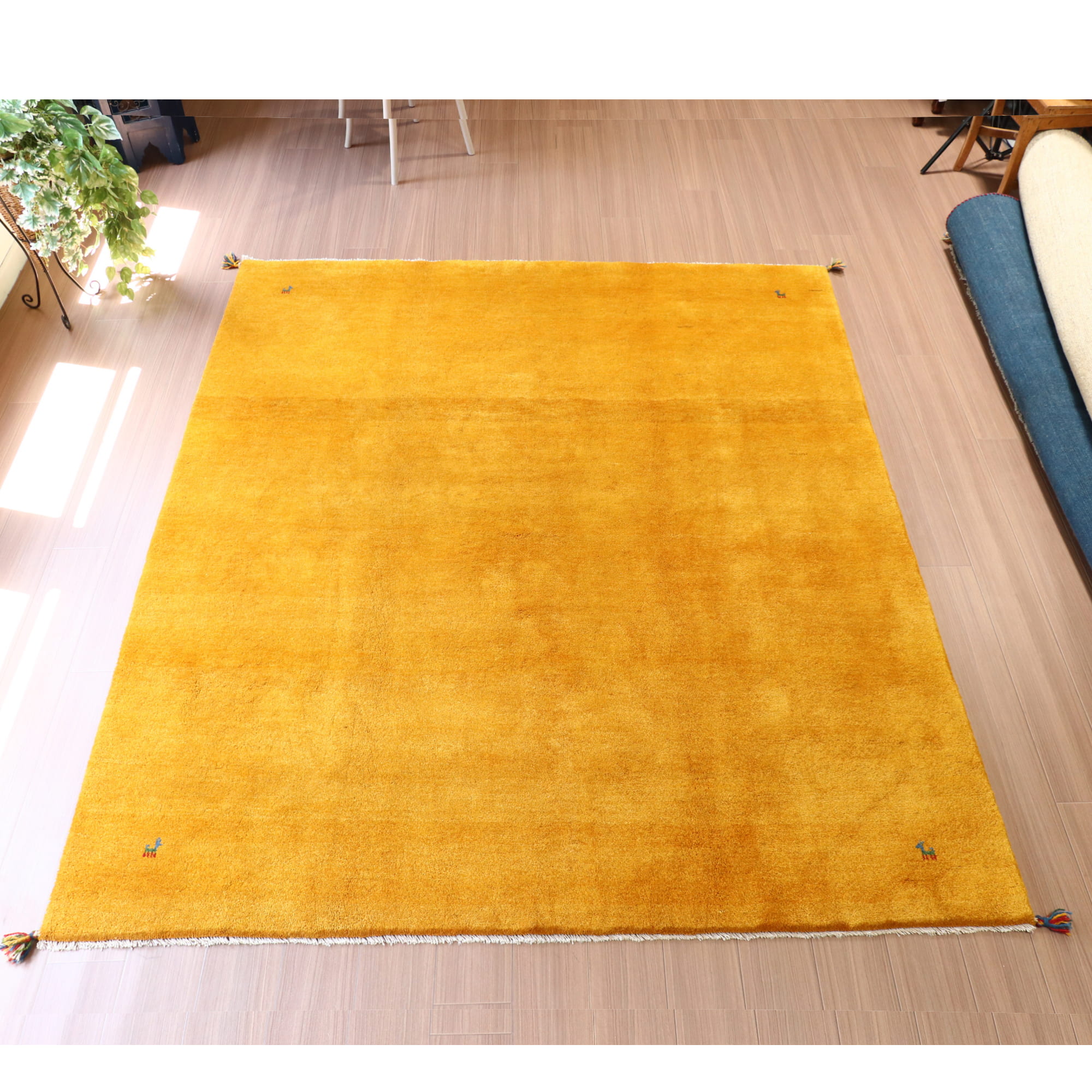 ギャベ ギャッベ イラン産 238x200cm 手織りラグ　明るいオレンジ　無地　ワンポイント