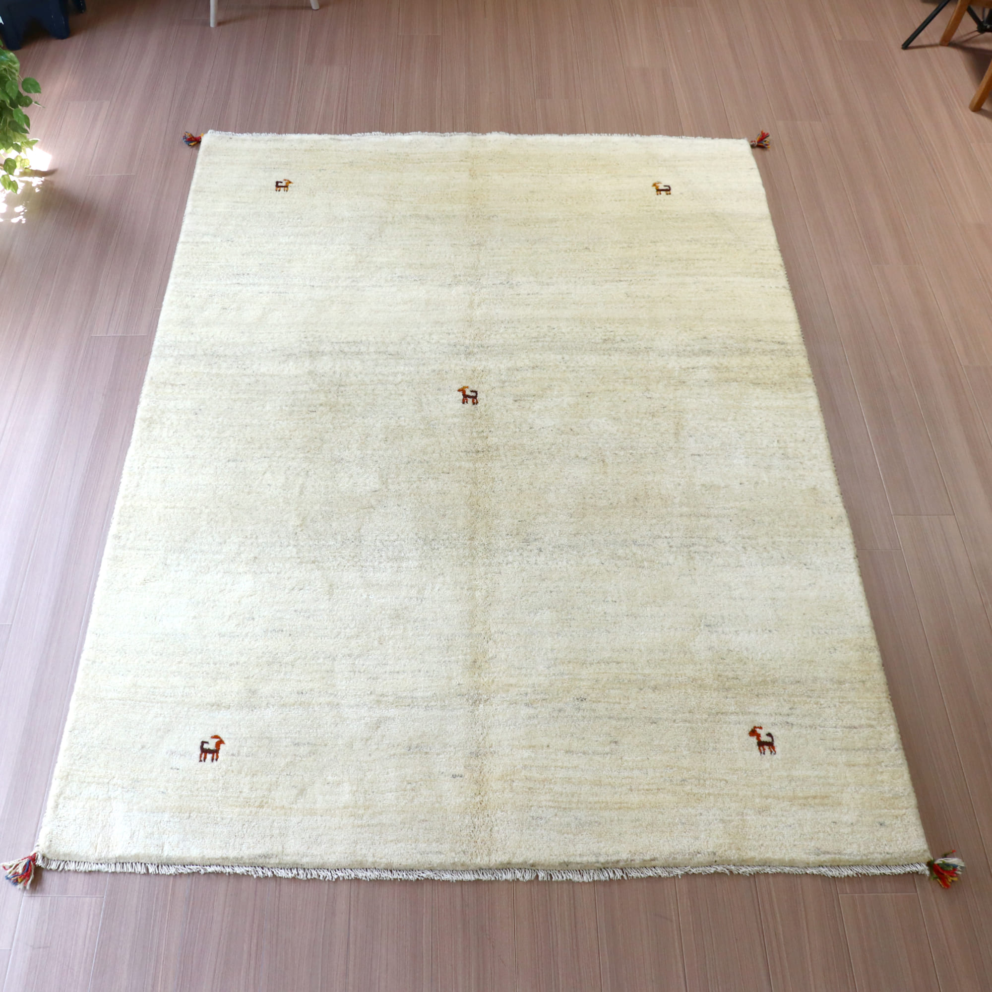 ギャベ ギャッベ イラン産手織り  232x170cm ナチュラルアイボリー　無地　シンプル　動物モチーフ
