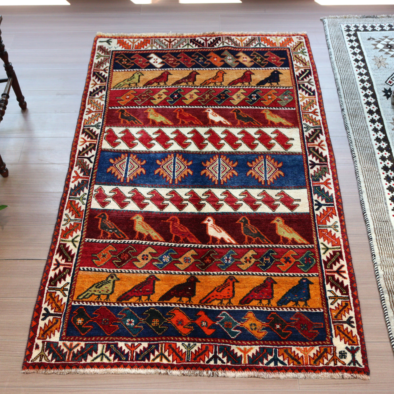 ギャッベ カシュカイ族の手織りラグ 170x105cm 幾何学模様と鳥