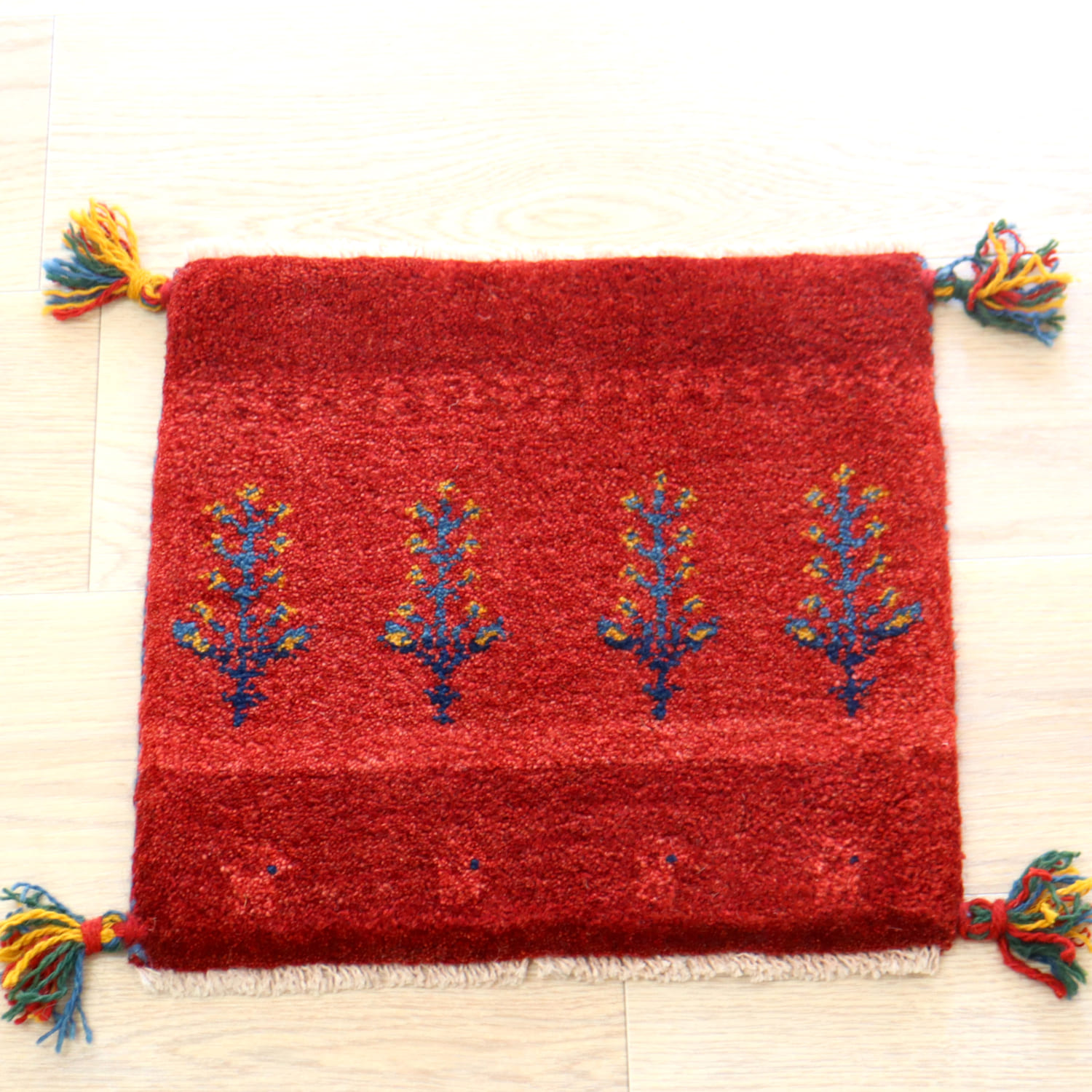 ギャッベ イラン産手織り 座布団サイズ 39x41cm 2トーンレッド　生命の木
