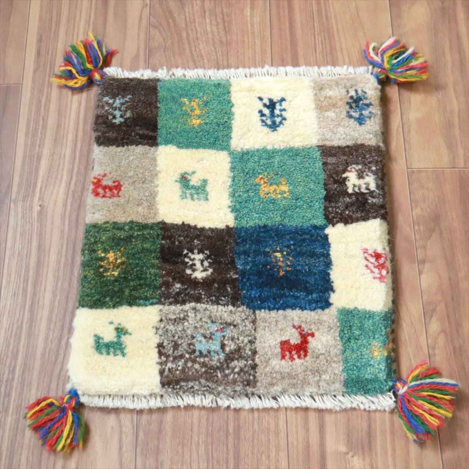 ギャッベ イラン産手織り 座布団サイズ 39x34cm カラフルタイル