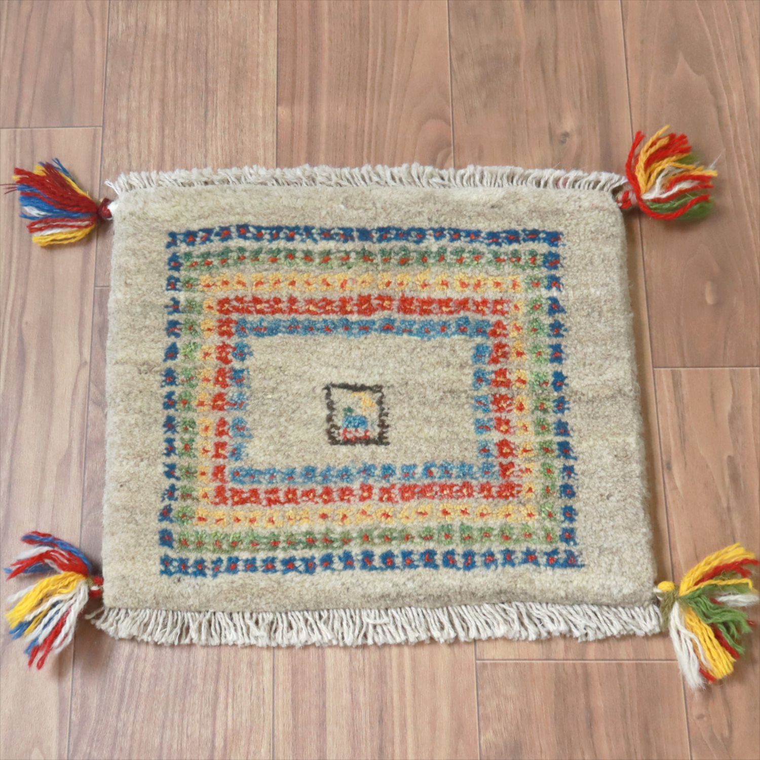 ギャッベ イラン産手織り 座布団サイズ 35x41cm ナチュラルアイボリー