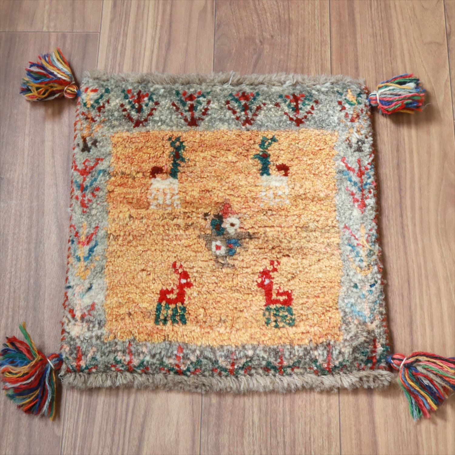 ギャッベ イラン産手織り 座布団サイズ 37x36cm