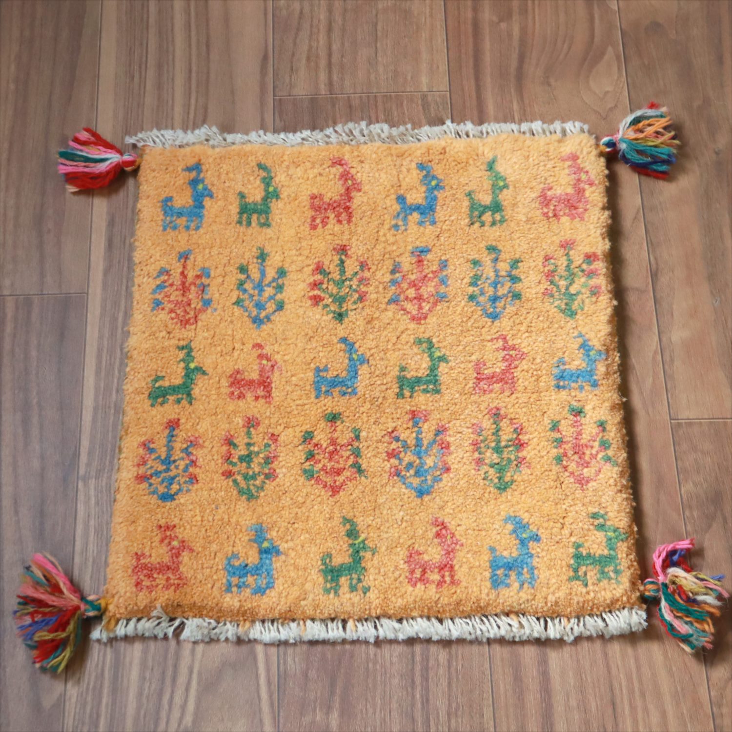 ギャッベ イラン産手織り 座布団サイズ 40x39cm イエローオレンジ