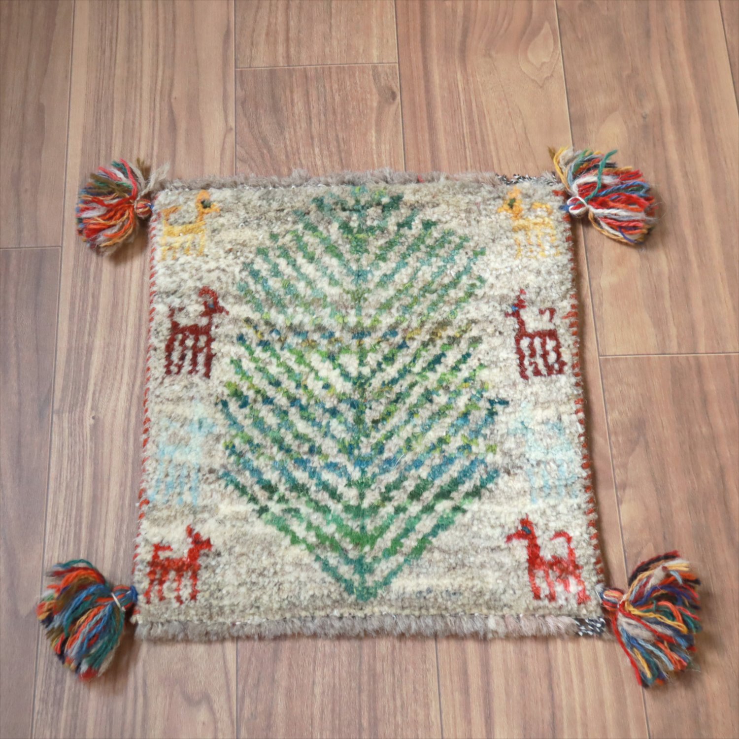 ギャッベ イラン産手織り 座布団サイズ 39x36cm ナチュラルアイボリー