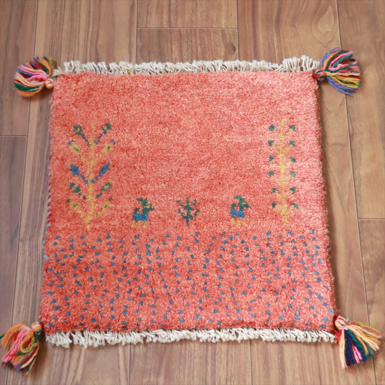 ギャッベ イラン産手織り 座布団サイズ 38x37cm レッド