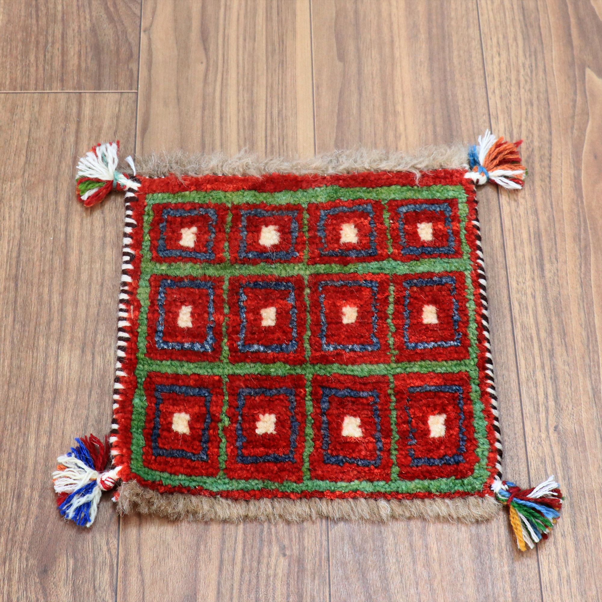 ギャッベ イランの手織り 小さなラグ 29x29cm