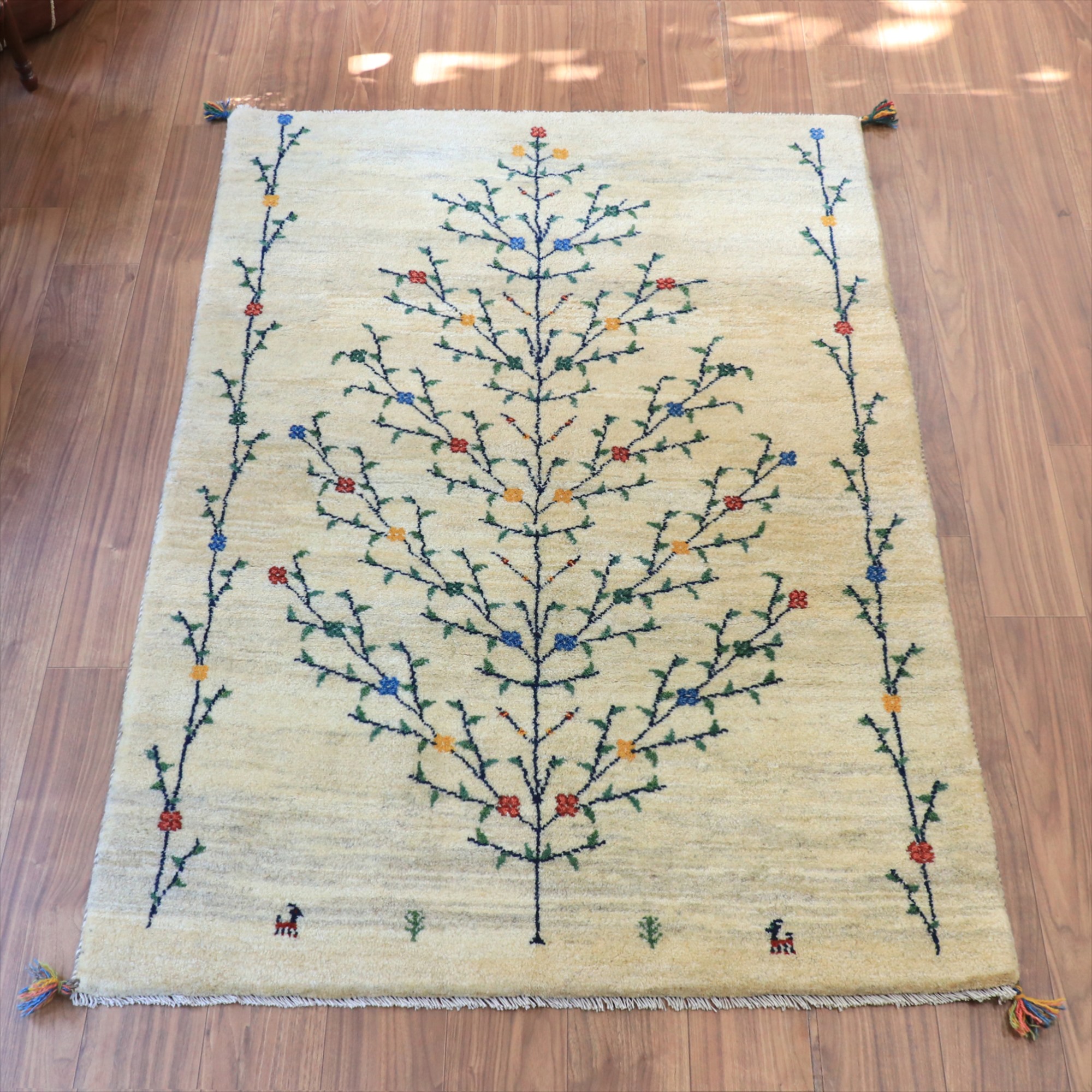 ギャッベ ナチュラル 生命の木 174x120cm ナチュラルアイボリー イラン産 手織りラグ