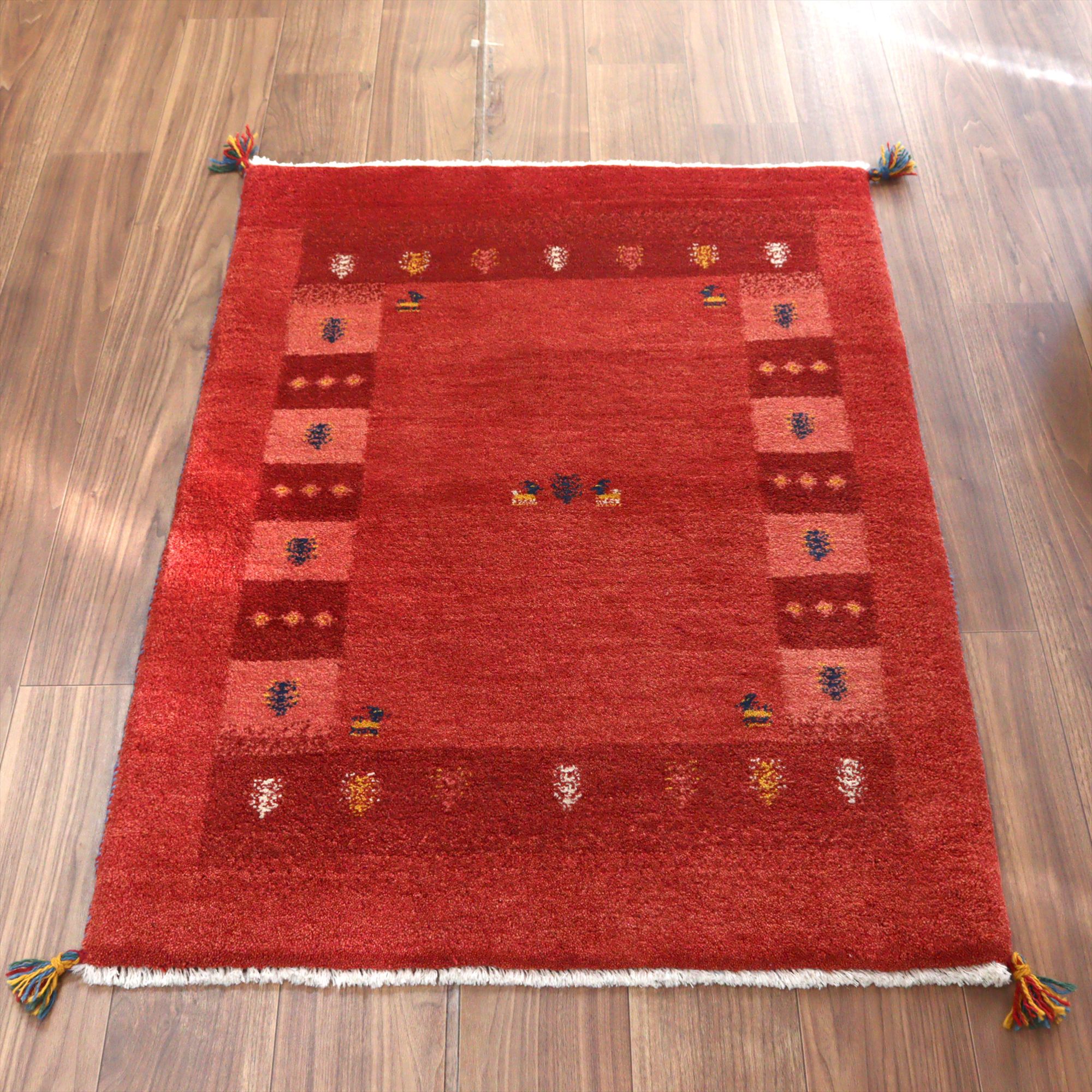 イランの手織りラグ ギャッベ 115x86cm レッド 動物と植物