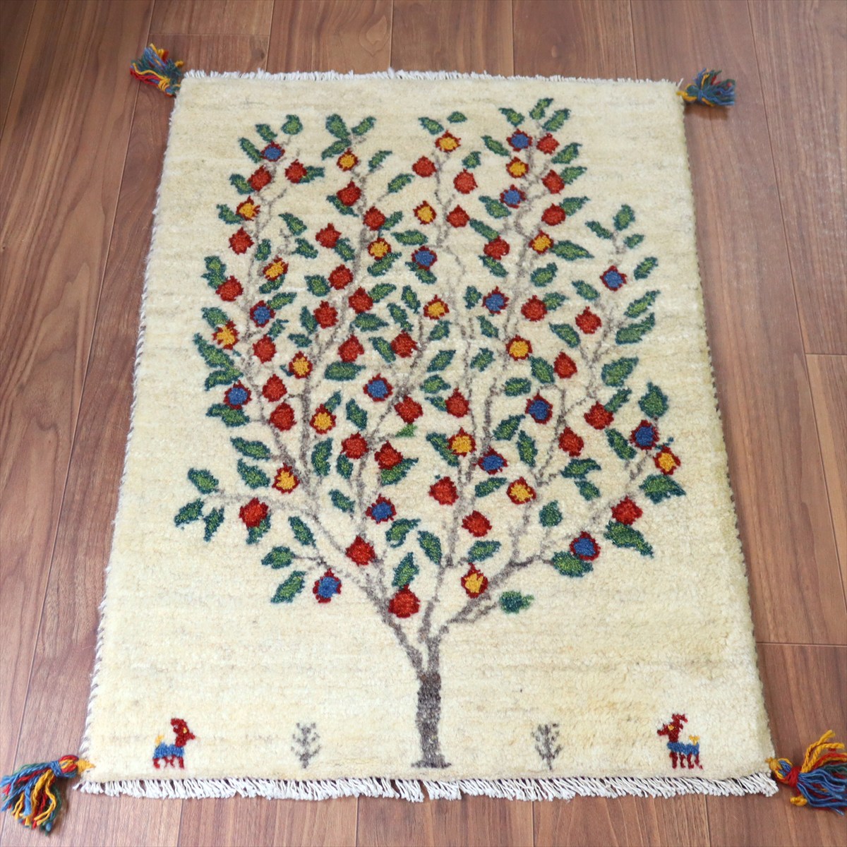 【15%OFF】ギャッベ イラン産手織り 88×62cm 玄関マット ナチュラルアイボリー カラフルな生命の樹