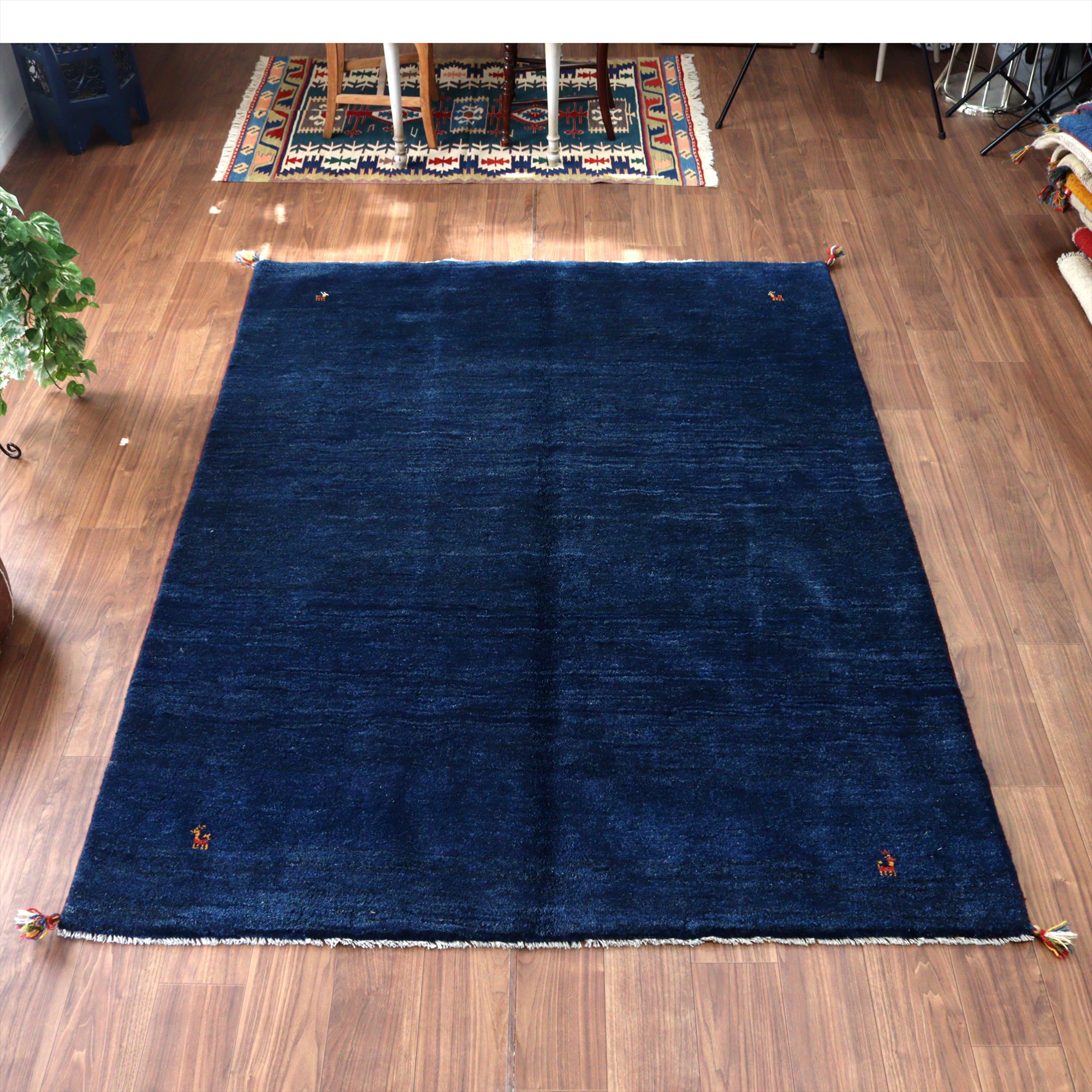 イランのカシュカイ族 手織りラグ ギャッベ 233x173cm ネイビー シンプルモチーフ