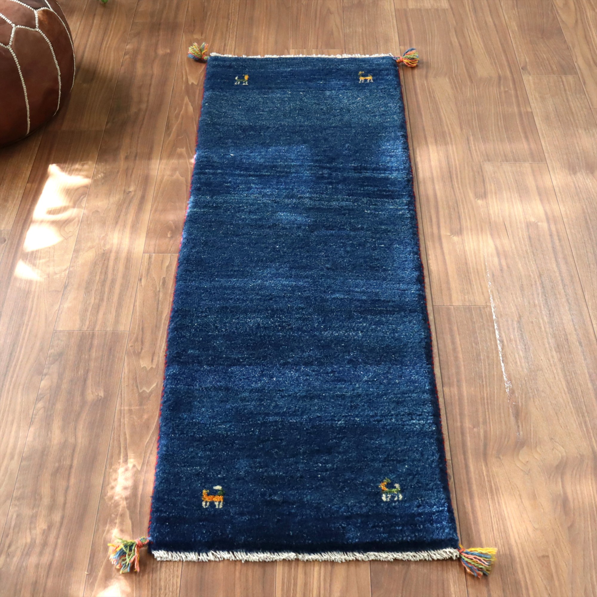 ギャッベ イラン 手織り　細長ランナー 153x52cm シンプル　無地　ネイビーブルー