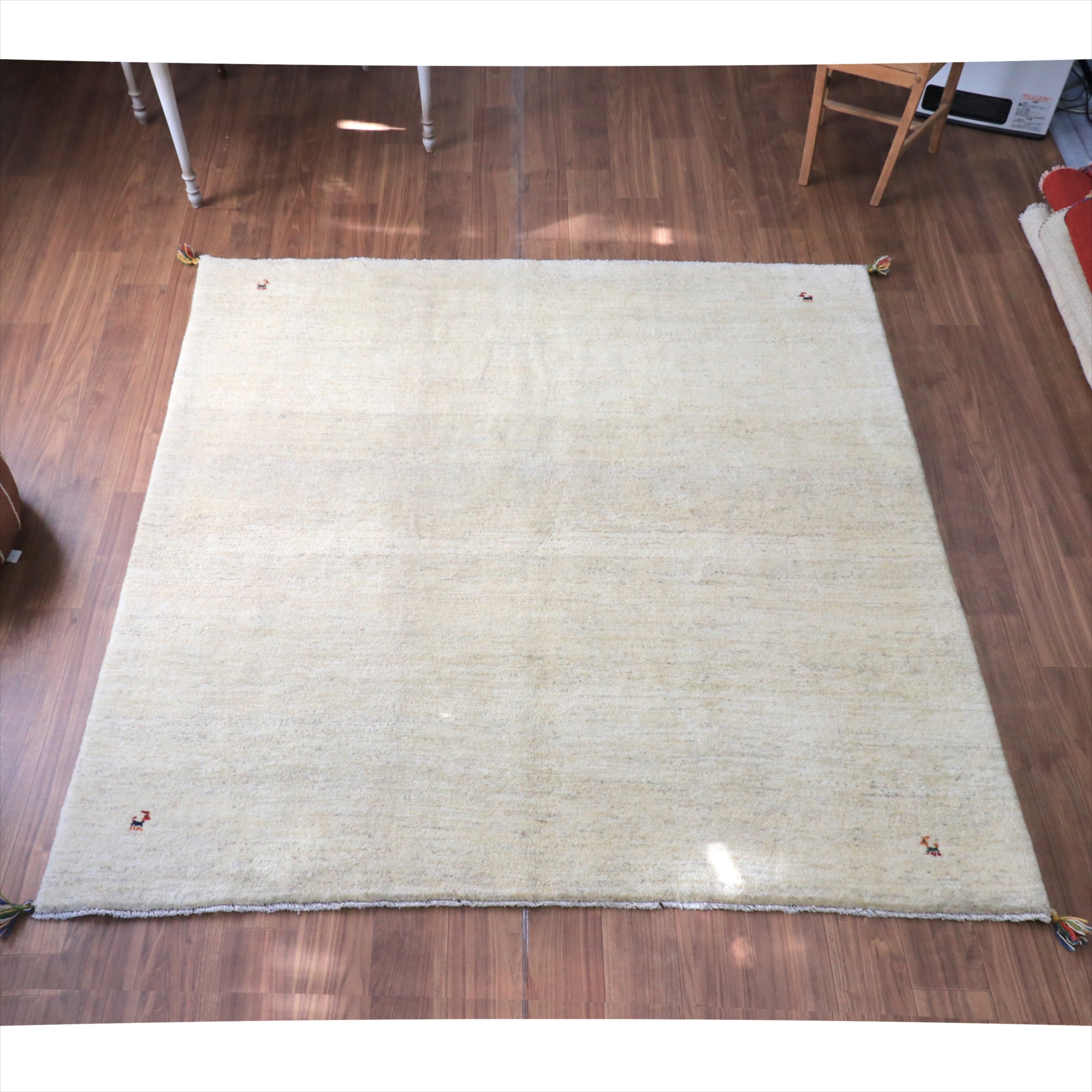 ギャッベ 正方形 イラン産手織りラグ 215x206cm シンプル　無地　ナチュラルアイボリー　ベージュ