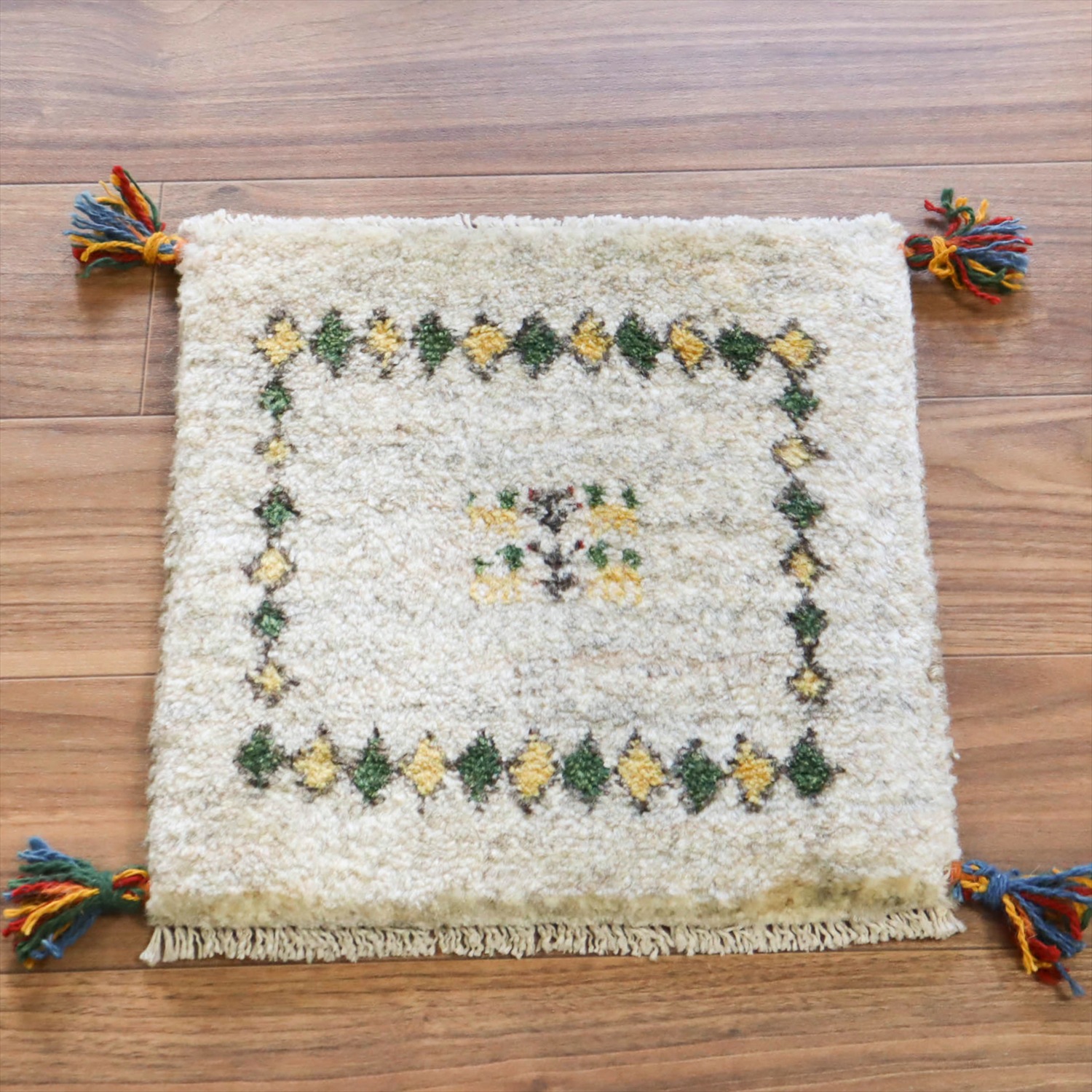 ギャッベ イラン産手織り 座布団サイズ 39x39cm ナチュラル　ライトグレー