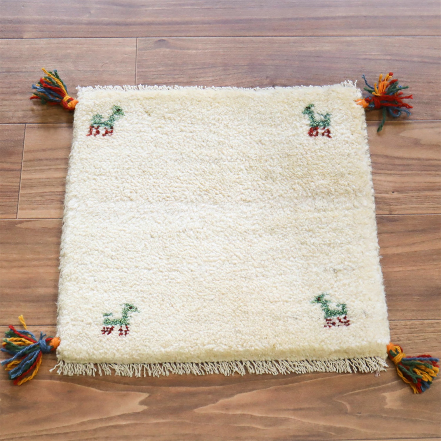 ギャッベ イラン産手織り 座布団サイズ 40x41cm ナチュラルアイボリー　無地　シンプル