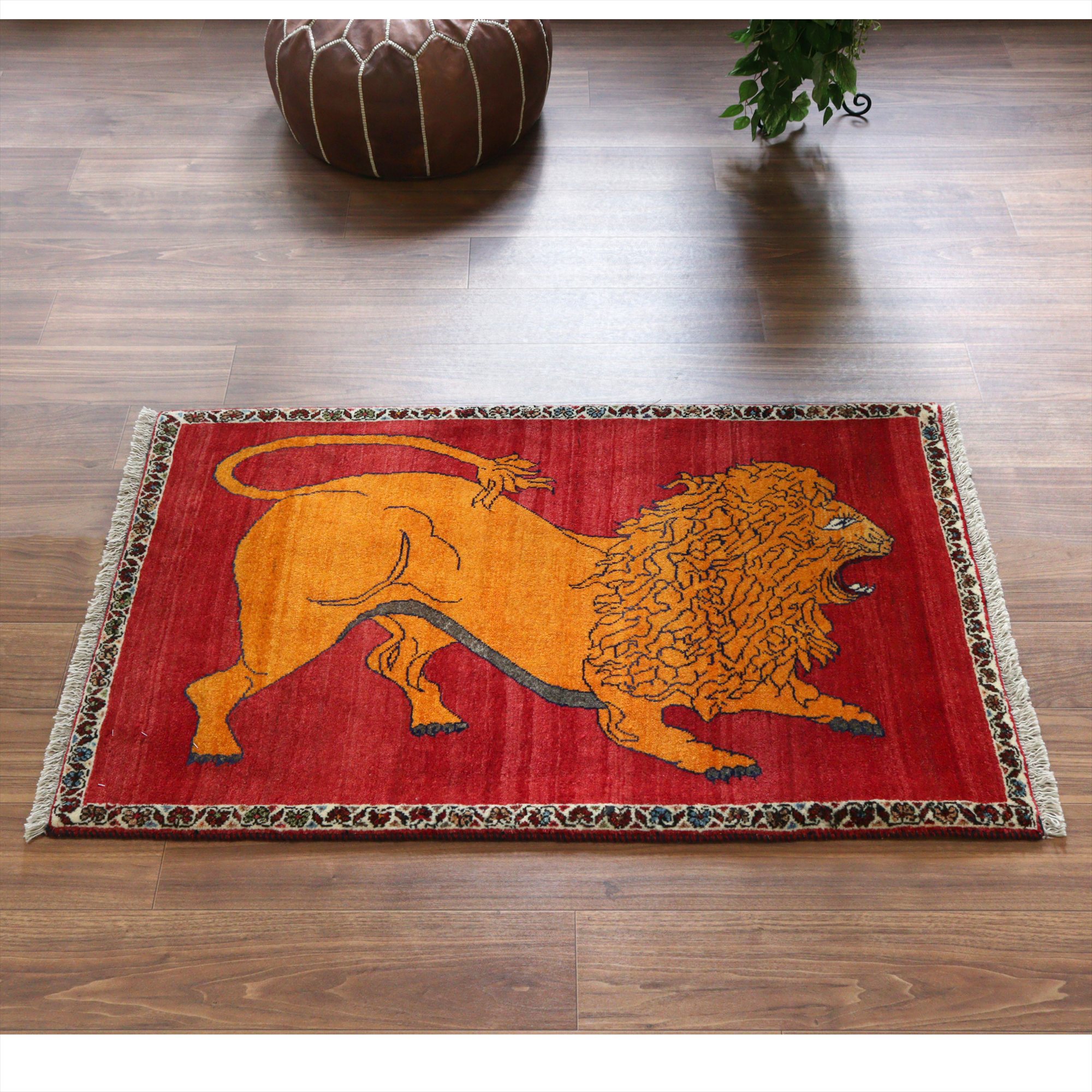 ライオンラグ 手織りギャッベ 130x82cm 吠えるライオン