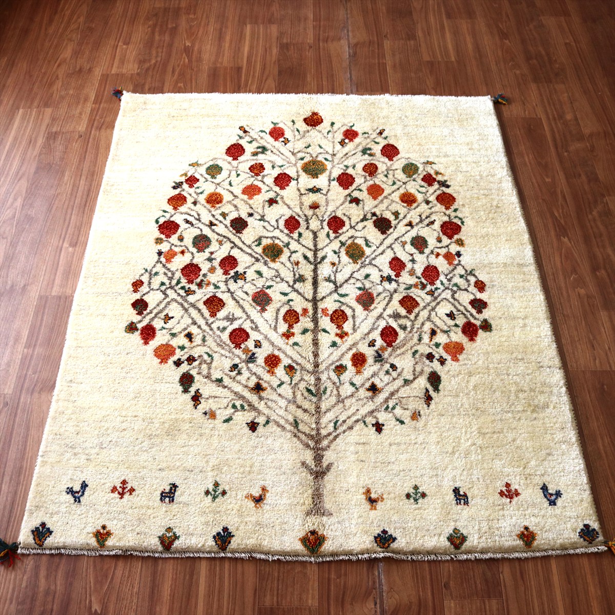 ギャッベ Gabbeh ナチュラルアイボリー 195×155cm イラン産 ザクロの樹と鳥と動物