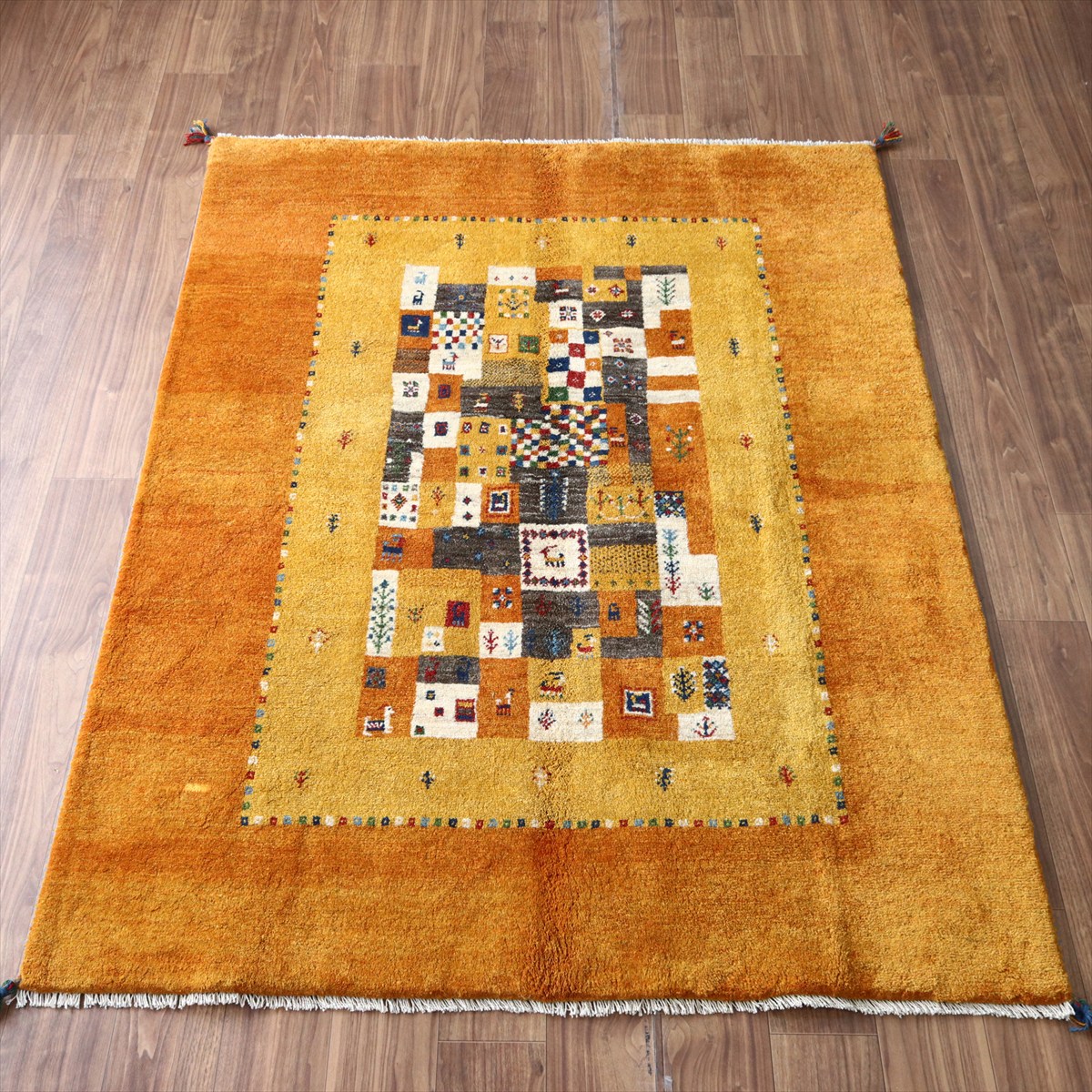 ギャッベ Gabbeh イエローオレンジ 193×150cm イラン産 カラフルタイルに動物と生命の樹