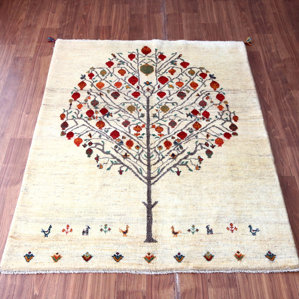 ギャッベ Gabbeh ナチュラルアイボリー 198×160cm イラン産 ザクロの樹と鳥と動物