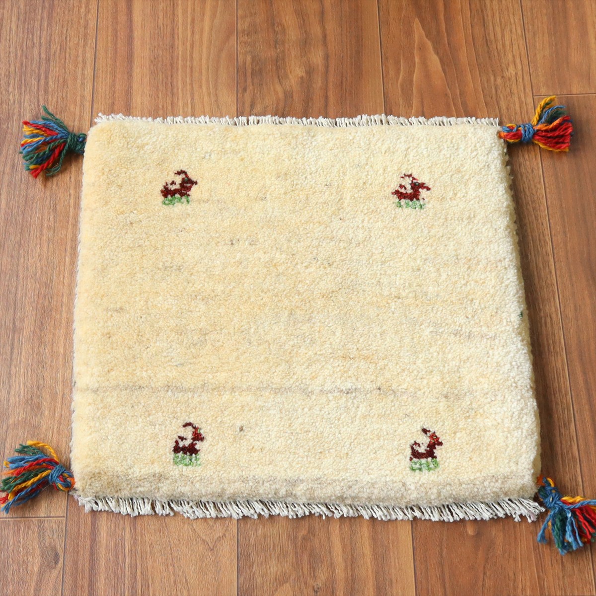 ギャッベ イラン産手織り 座布団サイズ 39×42cm ナチュラルアイボリー 動物モチーフ