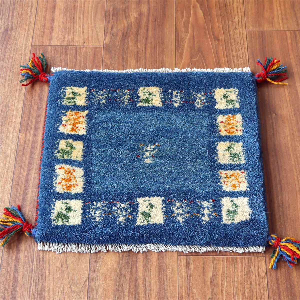 ギャッベ イラン産手織り 座布団サイズ 37×42cm ブルー 動物と生命の樹