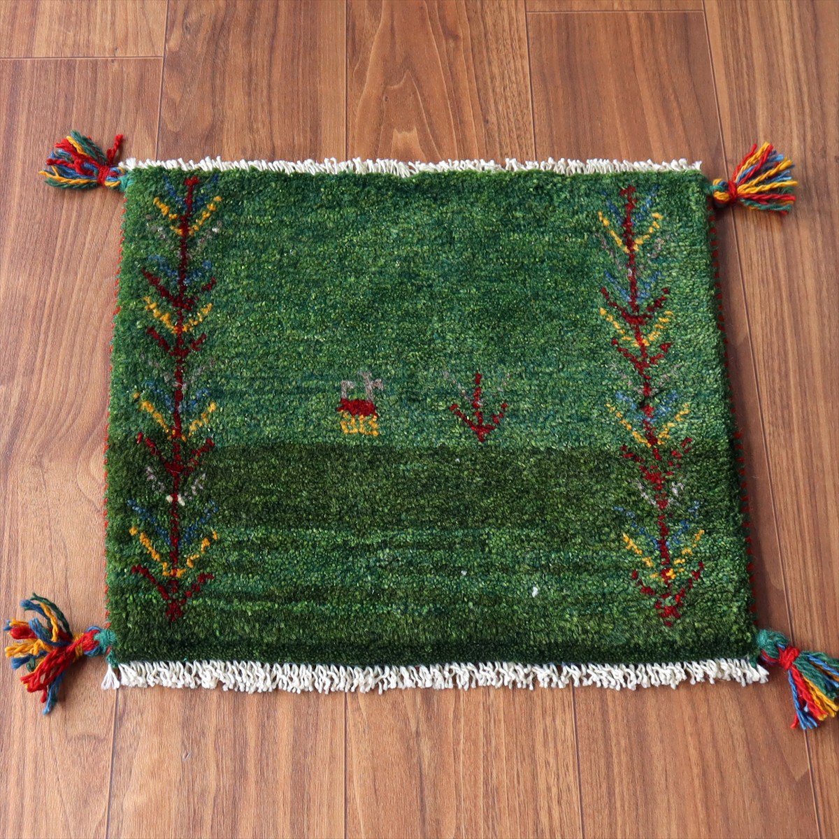 ギャッベ イラン産手織り 座布団サイズ 40×45cm グリーン 動物と連なる生命の樹