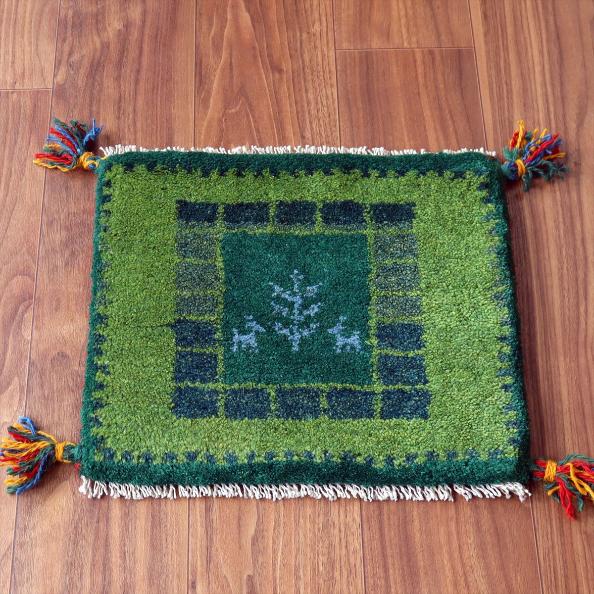 ギャッベ イラン産手織り 座布団サイズ 36×41cm グリーン 動物と生命の樹