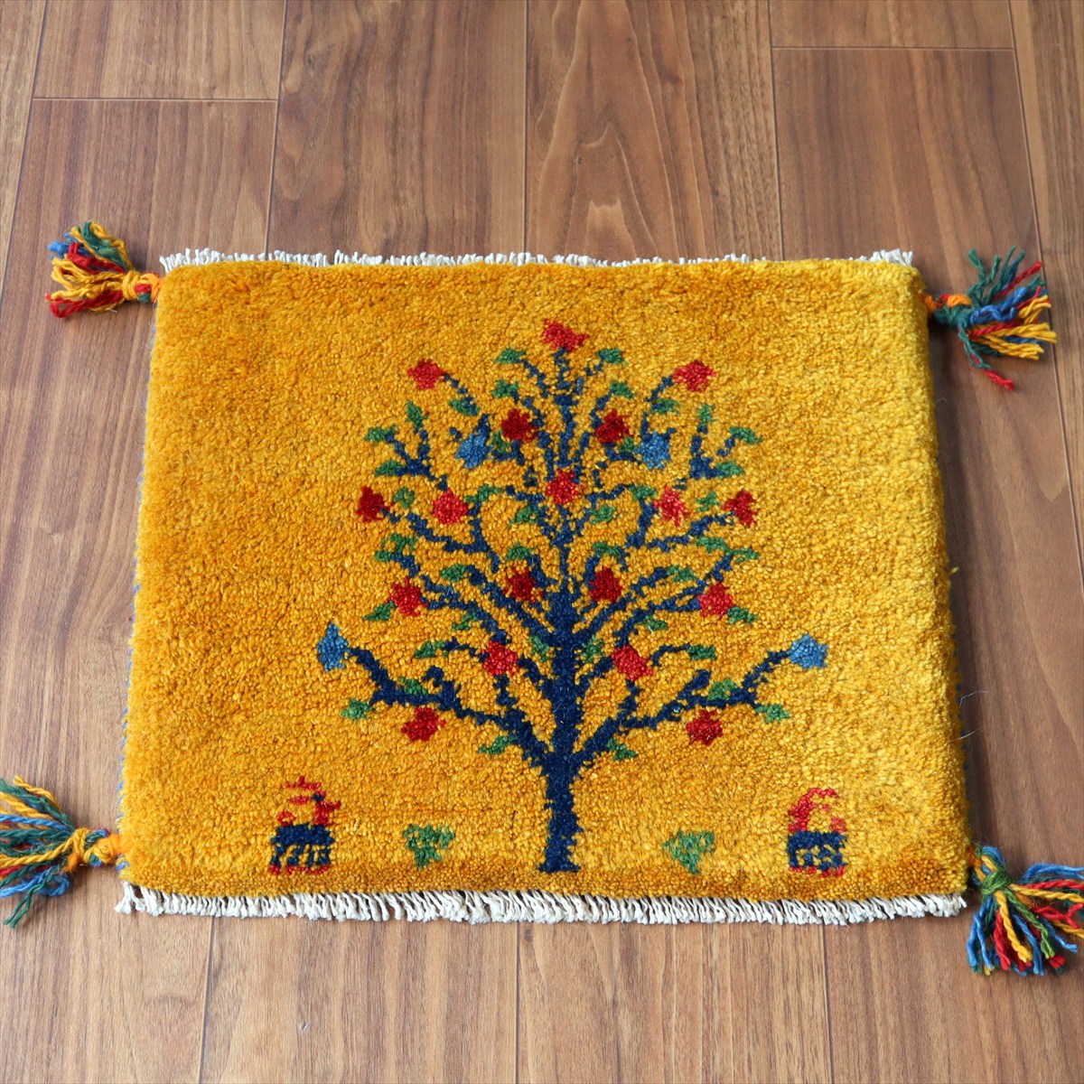 ギャッベ イラン産手織り 座布団サイズ 38×43cm イエローオレンジ 動物と生命の樹