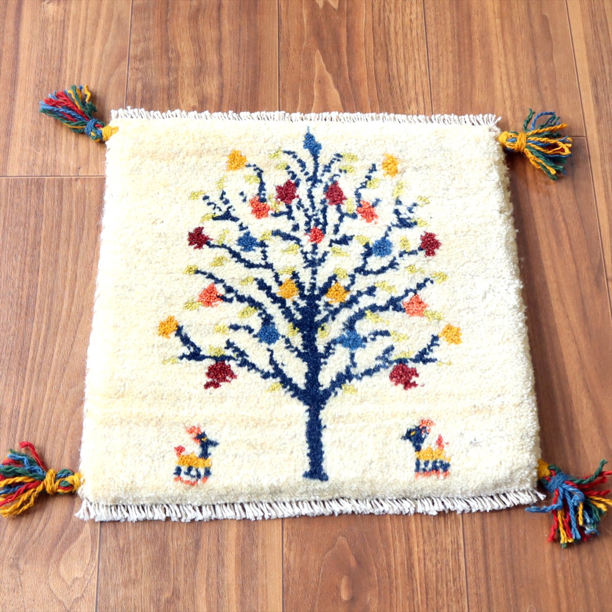 ギャッベ イラン産手織り 座布団サイズ 38×40cm ナチュラルアイボリー カラフルなザクロの樹と動物