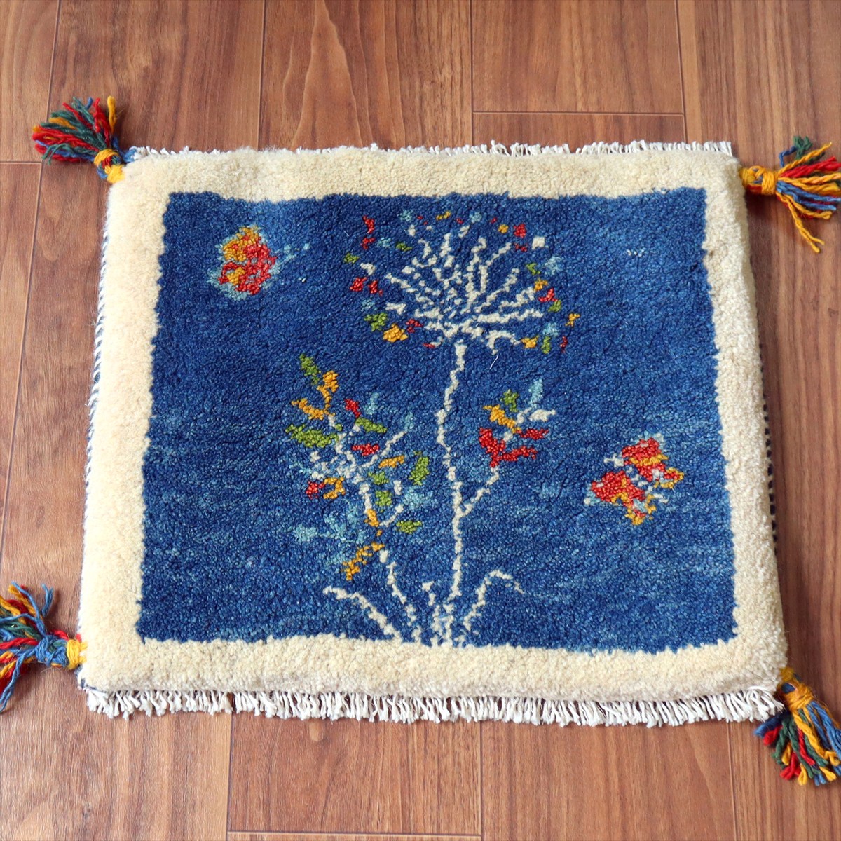 ギャッベ イラン産手織り 座布団サイズ 38×44cm ブルー 蝶々とフラワーデザイン