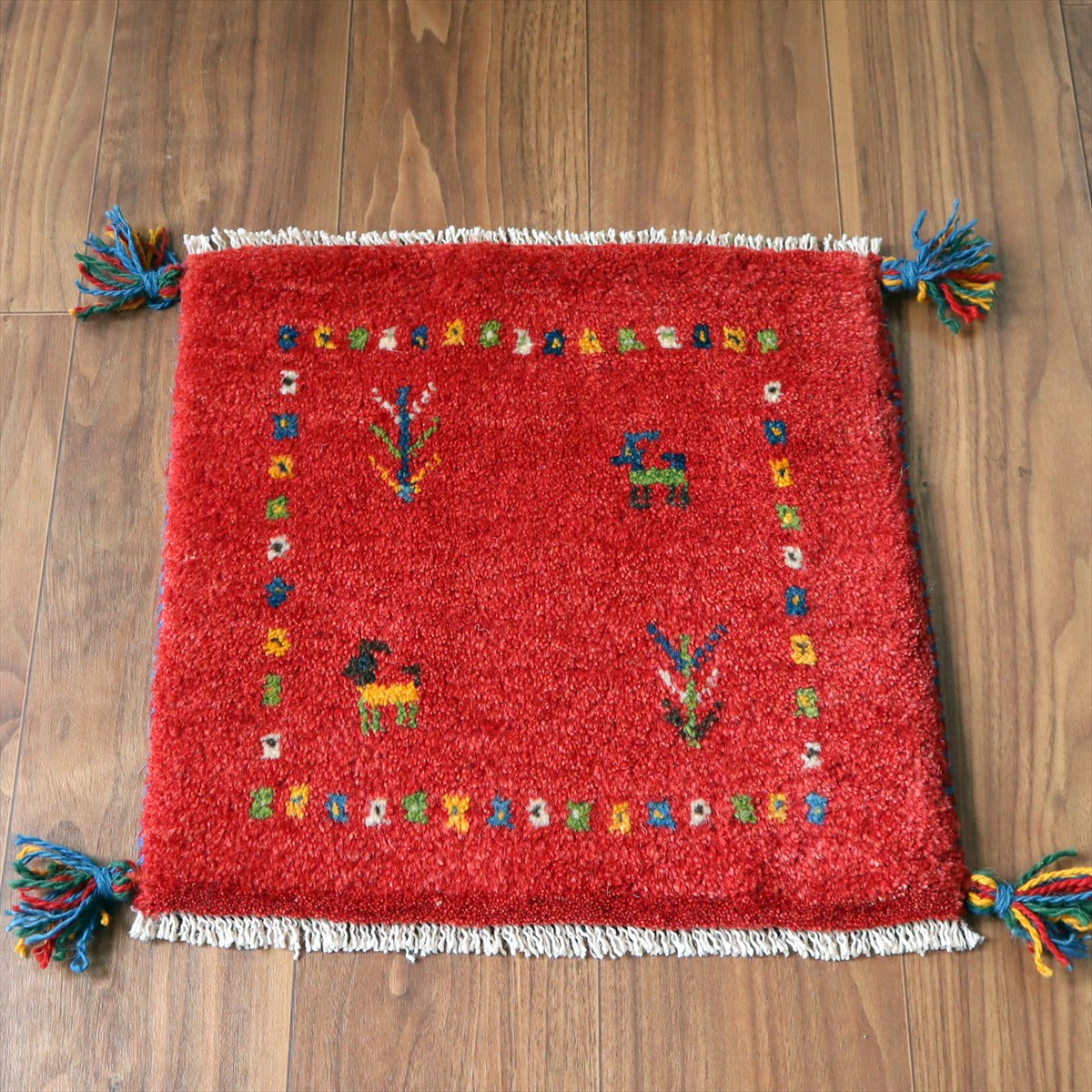 ギャッベ イラン産手織り 座布団サイズ 40×43cm レッド 生命の樹と動物
